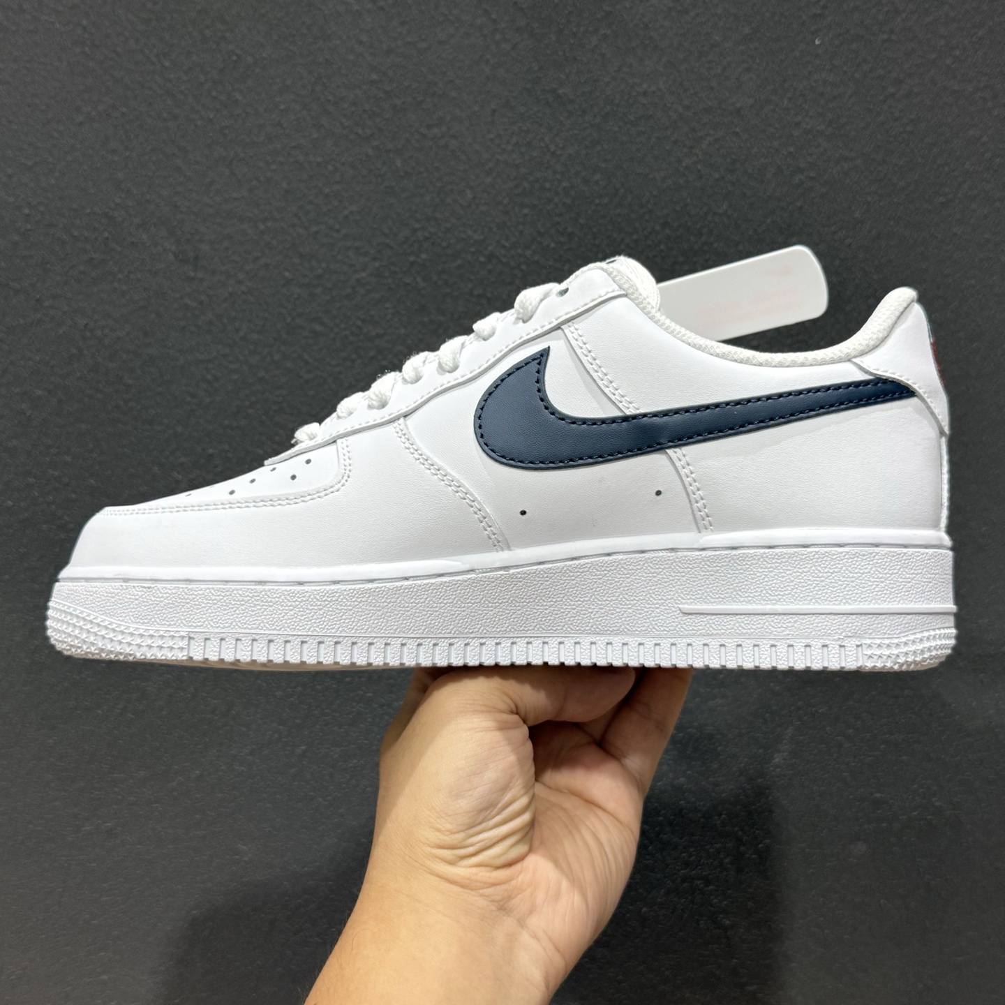 200 Nike Air Force 1'07 Low 空军一号低帮休闲板鞋 IQ0407-100-Chinese UA Cheap High Quatity Brand Clothes Bags handbags Sneakers wholesale wholesaler seller from China Factory suppliers Fashion Clothing Shoes best Quality Beautiful Price 200 Nike Air Force 1'07 Low 空军一号低帮休闲板鞋 IQ0407-100