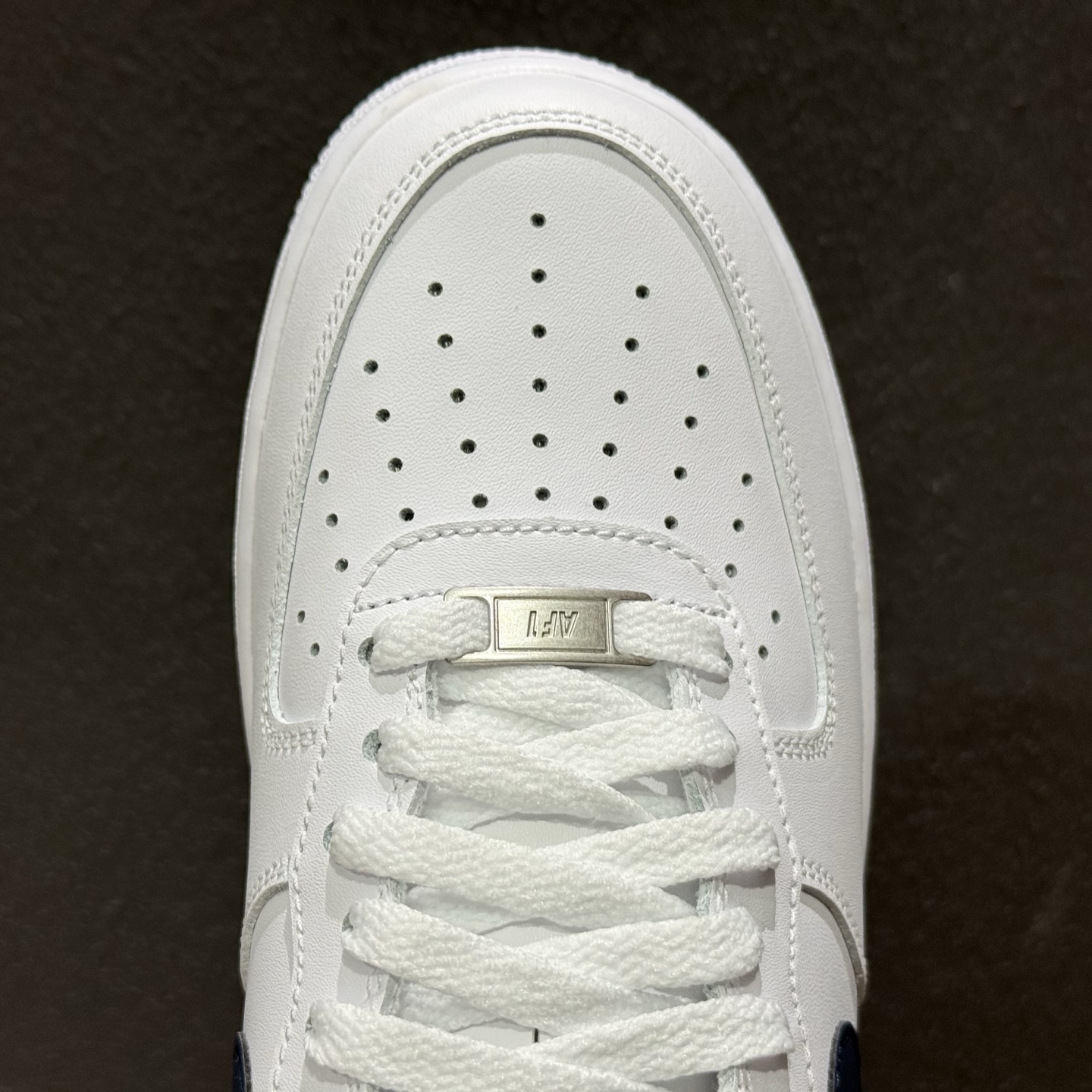 200 Nike Air Force 1'07 Low 空军一号低帮休闲板鞋 IQ0407-100-Chinese UA Cheap High Quatity Brand Clothes Bags handbags Sneakers wholesale wholesaler seller from China Factory suppliers Fashion Clothing Shoes best Quality Beautiful Price 200 Nike Air Force 1'07 Low 空军一号低帮休闲板鞋 IQ0407-100