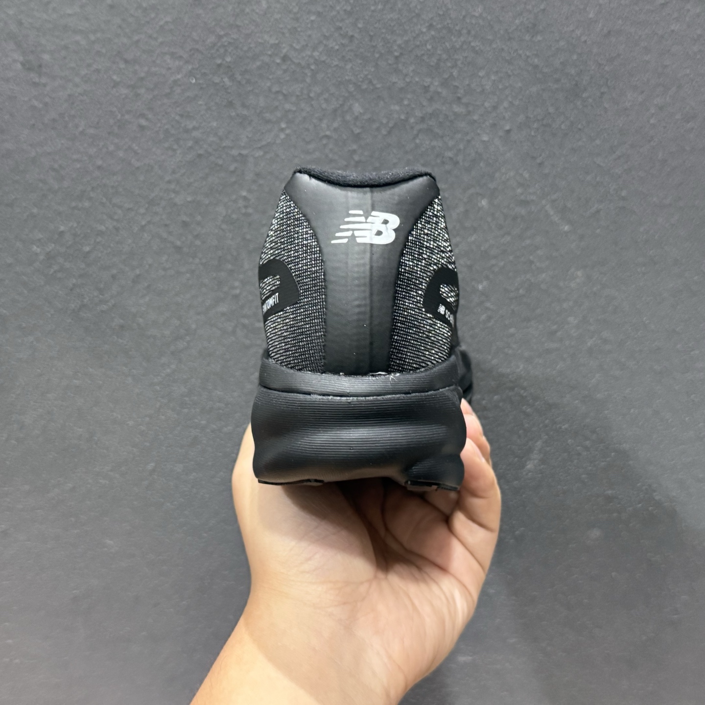 220 New Balance 新百伦FuelCell 简约 织物 NB 网布防滑耐磨透气轻便 低帮 马拉松跑步鞋 MFCXDV6-Chinese UA Cheap High Quatity Brand Clothes Bags handbags Sneakers wholesale wholesaler seller from China Factory suppliers Fashion Clothing Shoes best Quality Beautiful Price 220 New Balance 新百伦FuelCell 简约 织物 NB 网布防滑耐磨透气轻便 低帮 马拉松跑步鞋 MFCXDV6