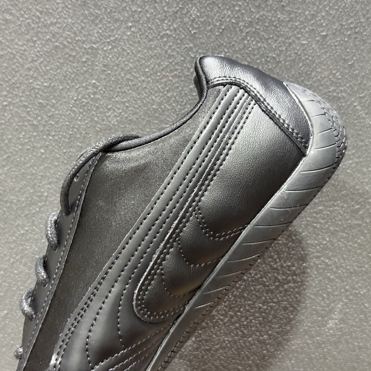 PUMA彪马 speedcat Femme 黑色 405835-02-Top High Quatity Cheap Sneakers Fashion Clothing Clothes Bags handbags Shoes of all Brand wholesale With The best Quality And Beautiful Price from China Factory Chinese suppliers wholesaler seller PUMA彪马 speedcat Femme 黑色 405835-02