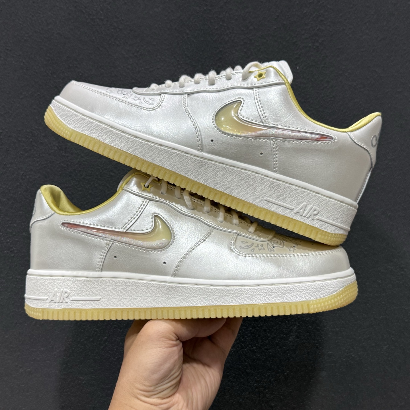 NK Air Force 1 Low 空军一号低帮休闲板鞋 IR8218-118