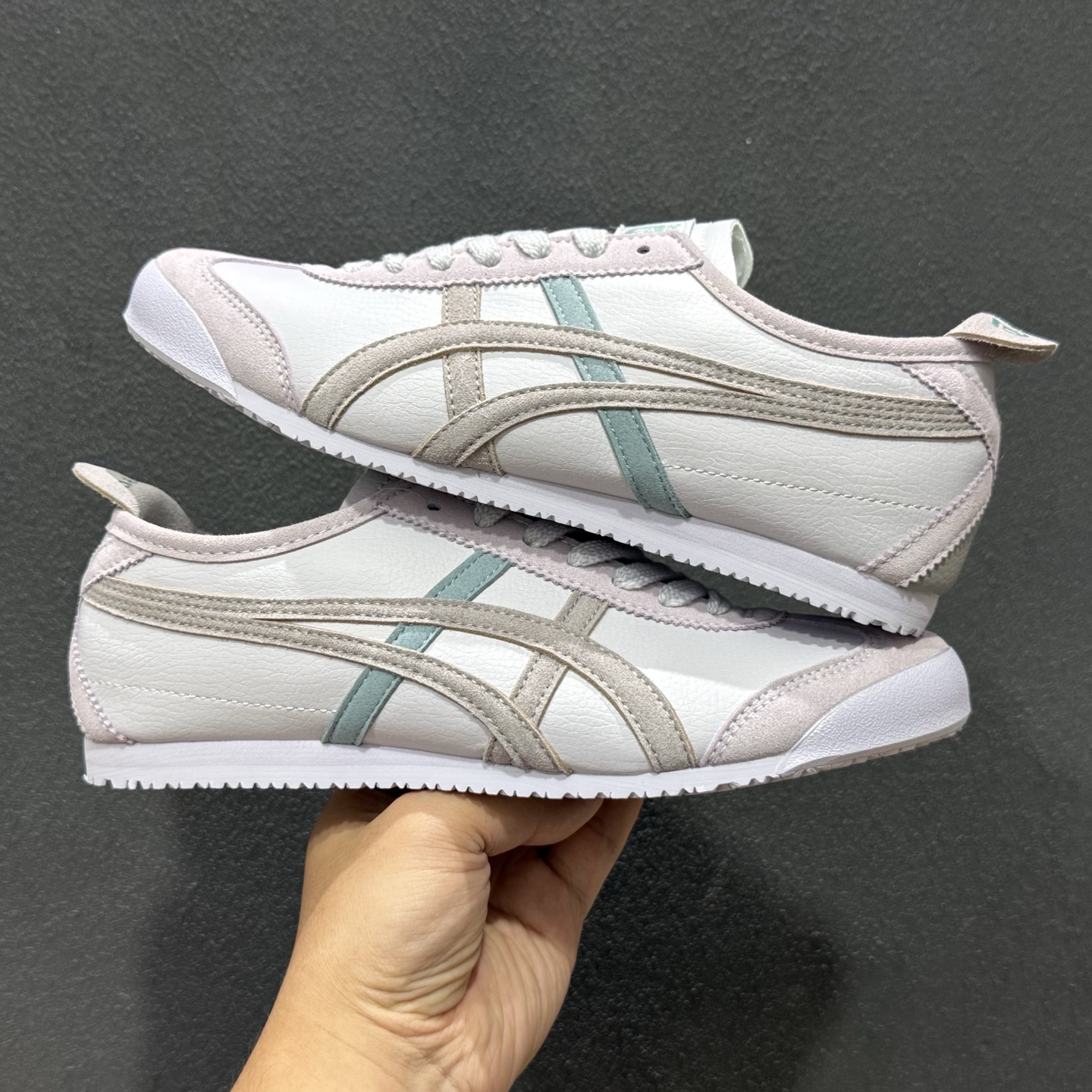 OnitsukaTiger/鬼塚虎 Mexico 66 Vin 低邦休闲跑步鞋 1183C076-020-High Quatity Cheap Brand wholesale wholesaler seller Clothes Bags handbags Sneakers Top Fashion Clothing Shoes from China Factory Chinese suppliers best Quality Beautiful Price OnitsukaTiger/鬼塚虎 Mexico 66 Vin 低邦休闲跑步鞋 1183C076-020