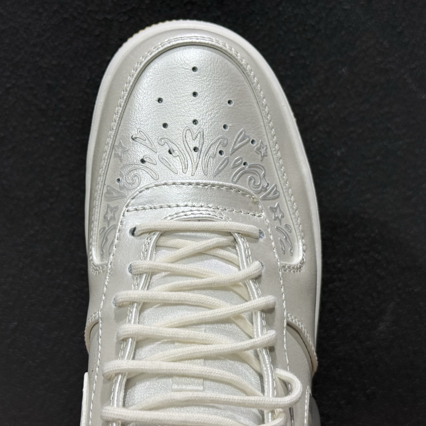 NK Air Force 1 Low 空军一号低帮休闲板鞋 IR8218-118