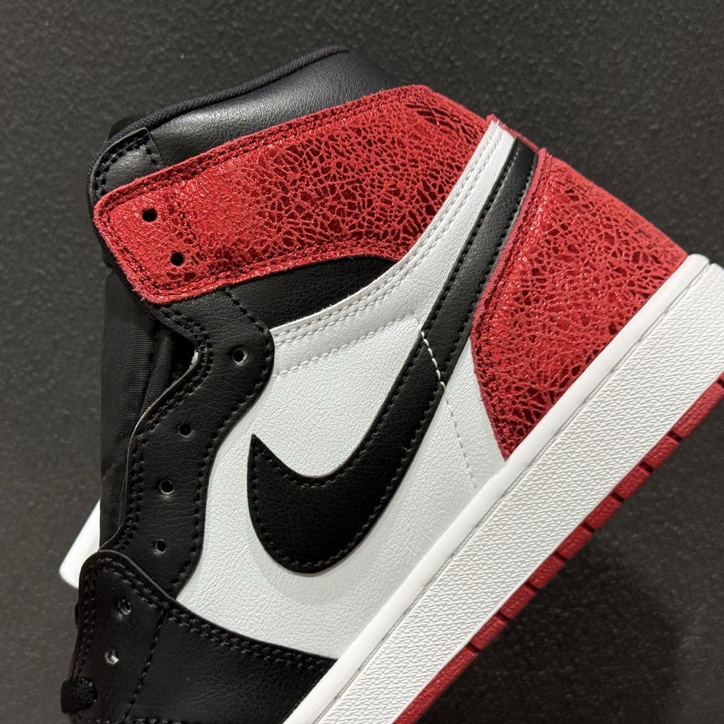 平台爆款 Jordan Air Jordan 1 High Ruby 白红黑 FD2596-602-High Quatity Cheap Brand wholesale wholesaler seller Clothes Bags handbags Sneakers Top Fashion Clothing Shoes from China Factory Chinese suppliers best Quality Beautiful Price 平台爆款 Jordan Air Jordan 1 High Ruby 白红黑 FD2596-602