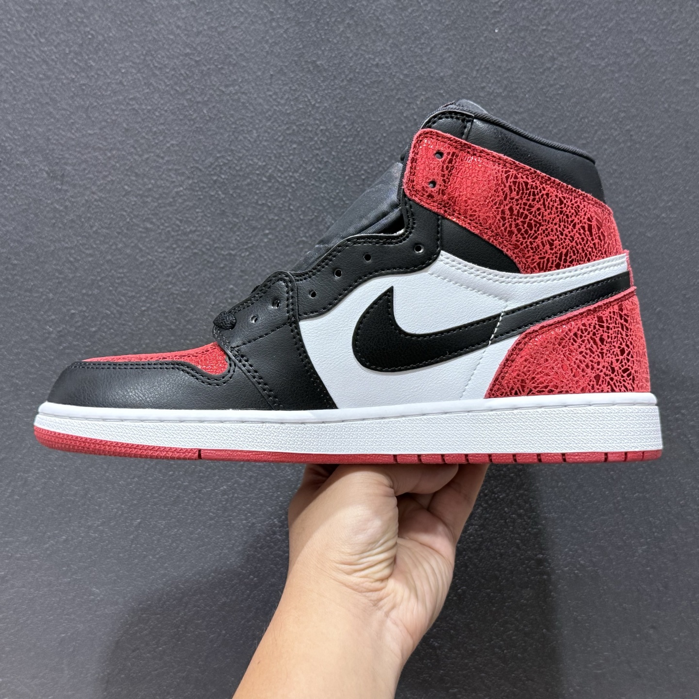 平台爆款 Jordan Air Jordan 1 High Ruby 白红黑 FD2596-602-High Quatity Cheap Brand wholesale wholesaler seller Clothes Bags handbags Sneakers Top Fashion Clothing Shoes from China Factory Chinese suppliers best Quality Beautiful Price 平台爆款 Jordan Air Jordan 1 High Ruby 白红黑 FD2596-602
