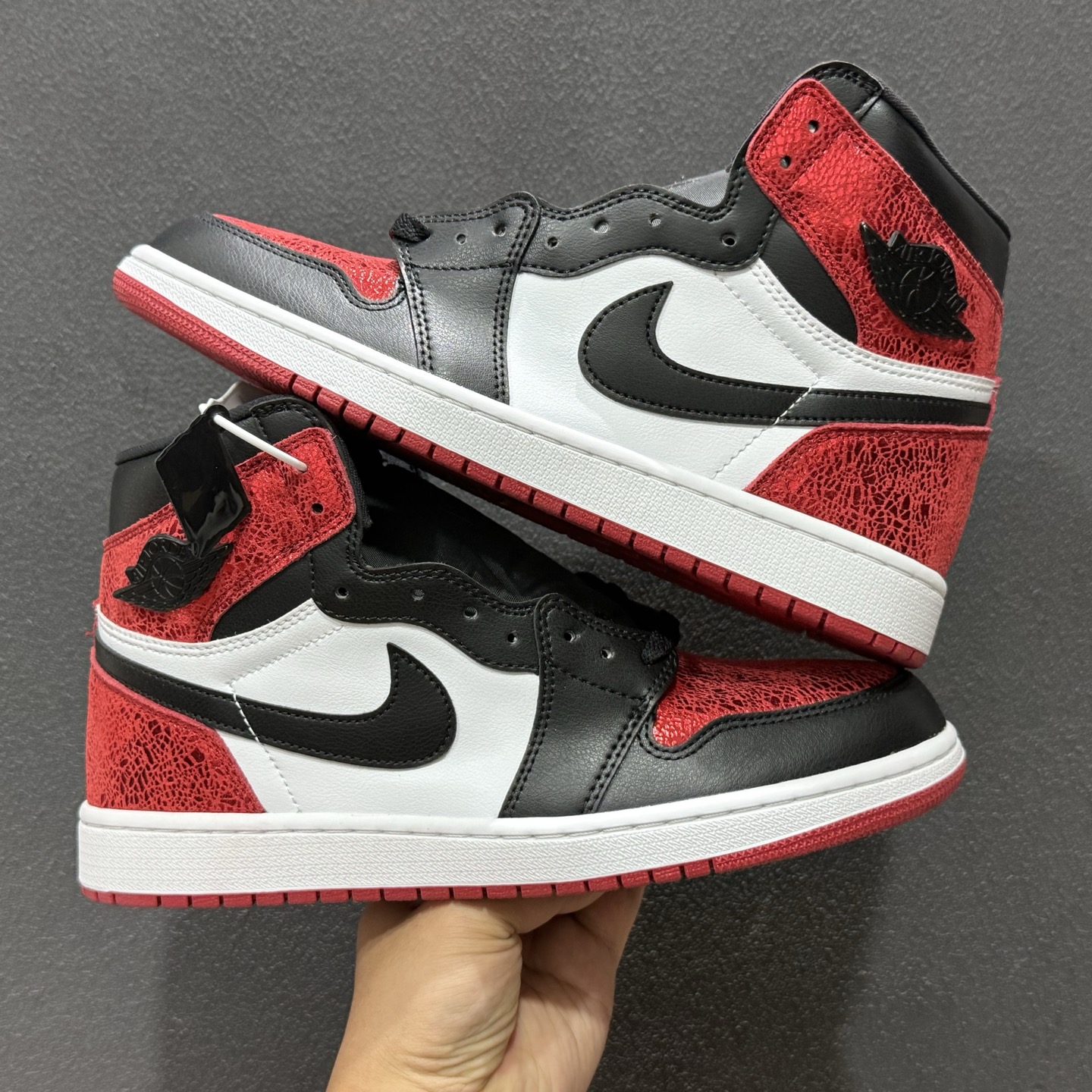 平台爆款 Jordan Air Jordan 1 High Ruby 白红黑 FD2596-602-High Quatity Cheap Brand wholesale wholesaler seller Clothes Bags handbags Sneakers Top Fashion Clothing Shoes from China Factory Chinese suppliers best Quality Beautiful Price 平台爆款 Jordan Air Jordan 1 High Ruby 白红黑 FD2596-602