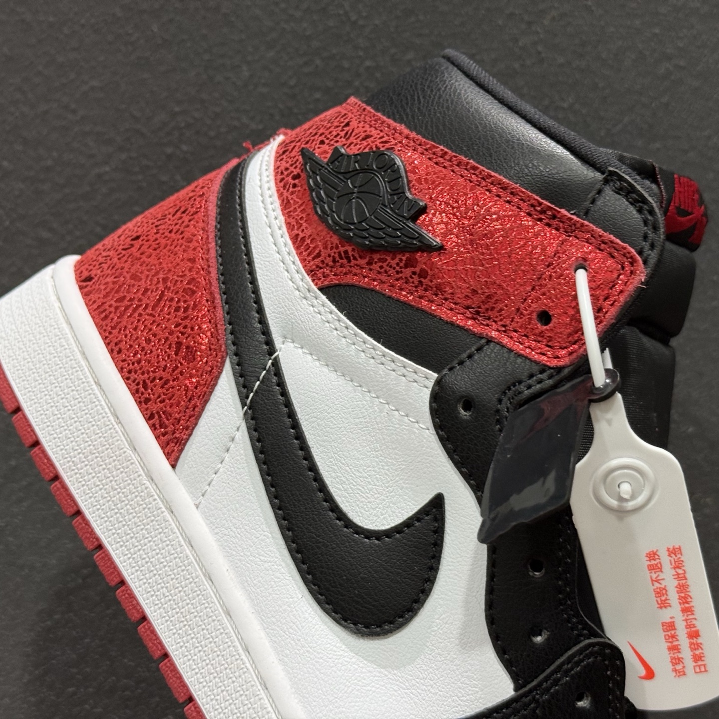 平台爆款 Jordan Air Jordan 1 High Ruby 白红黑 FD2596-602-High Quatity Cheap Brand wholesale wholesaler seller Clothes Bags handbags Sneakers Top Fashion Clothing Shoes from China Factory Chinese suppliers best Quality Beautiful Price 平台爆款 Jordan Air Jordan 1 High Ruby 白红黑 FD2596-602
