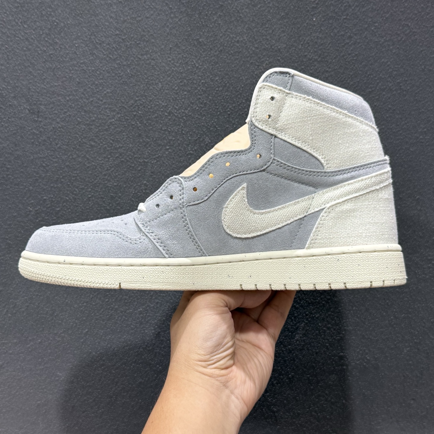 平台爆款 Jordan Air Jordan 1 灰色 FD8636-011-High Quatity Cheap Brand wholesale wholesaler seller Clothes Bags handbags Sneakers Top Fashion Clothing Shoes from China Factory Chinese suppliers best Quality Beautiful Price 平台爆款 Jordan Air Jordan 1 灰色 FD8636-011