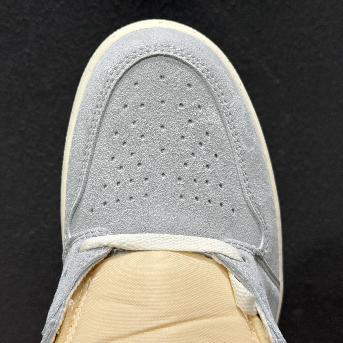 平台爆款 Jordan Air Jordan 1 灰色 FD8636-011-High Quatity Cheap Brand wholesale wholesaler seller Clothes Bags handbags Sneakers Top Fashion Clothing Shoes from China Factory Chinese suppliers best Quality Beautiful Price 平台爆款 Jordan Air Jordan 1 灰色 FD8636-011