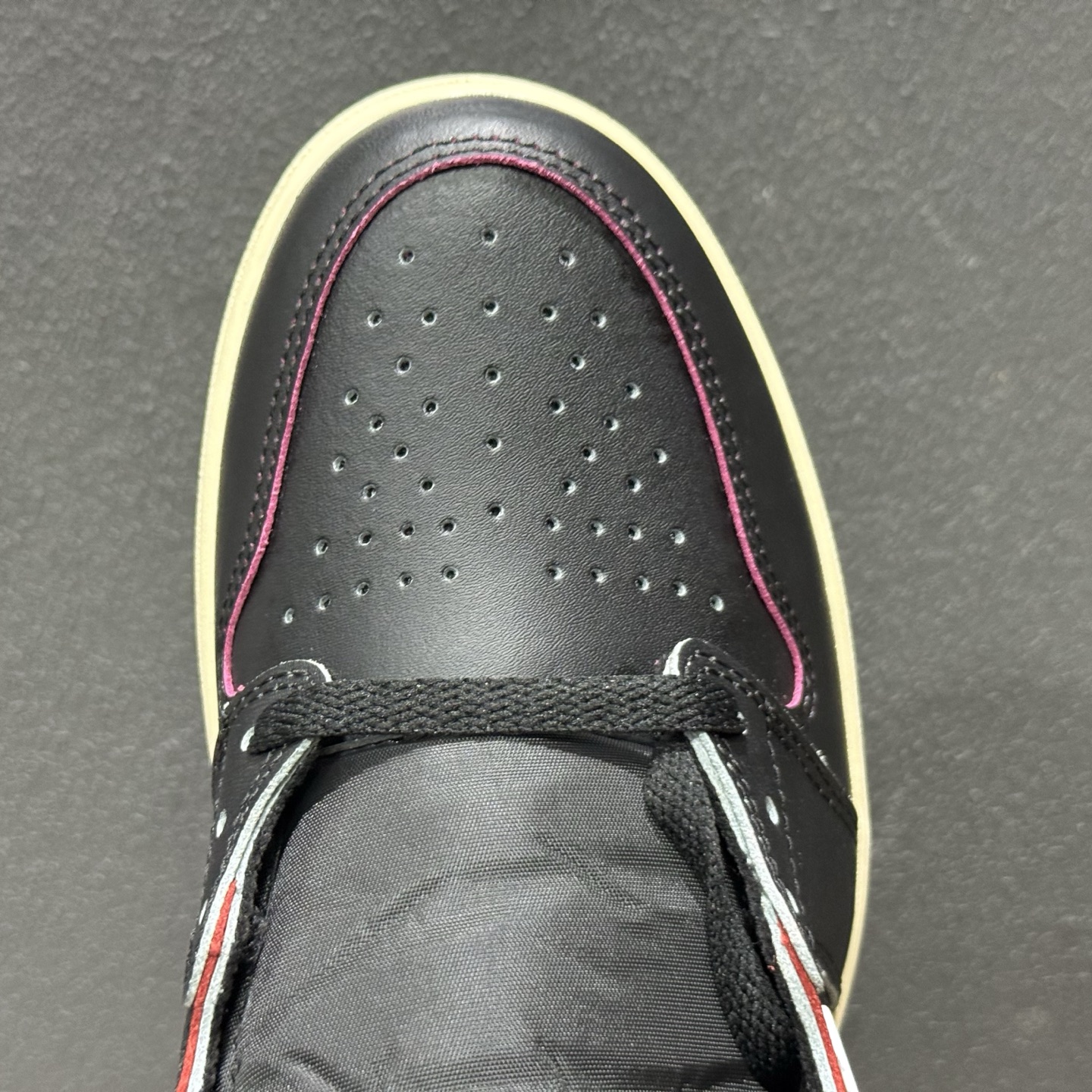 平台爆款 Jordan Air Jordan 1 High OG”Black/Muslin”黑色 DZ5485-002