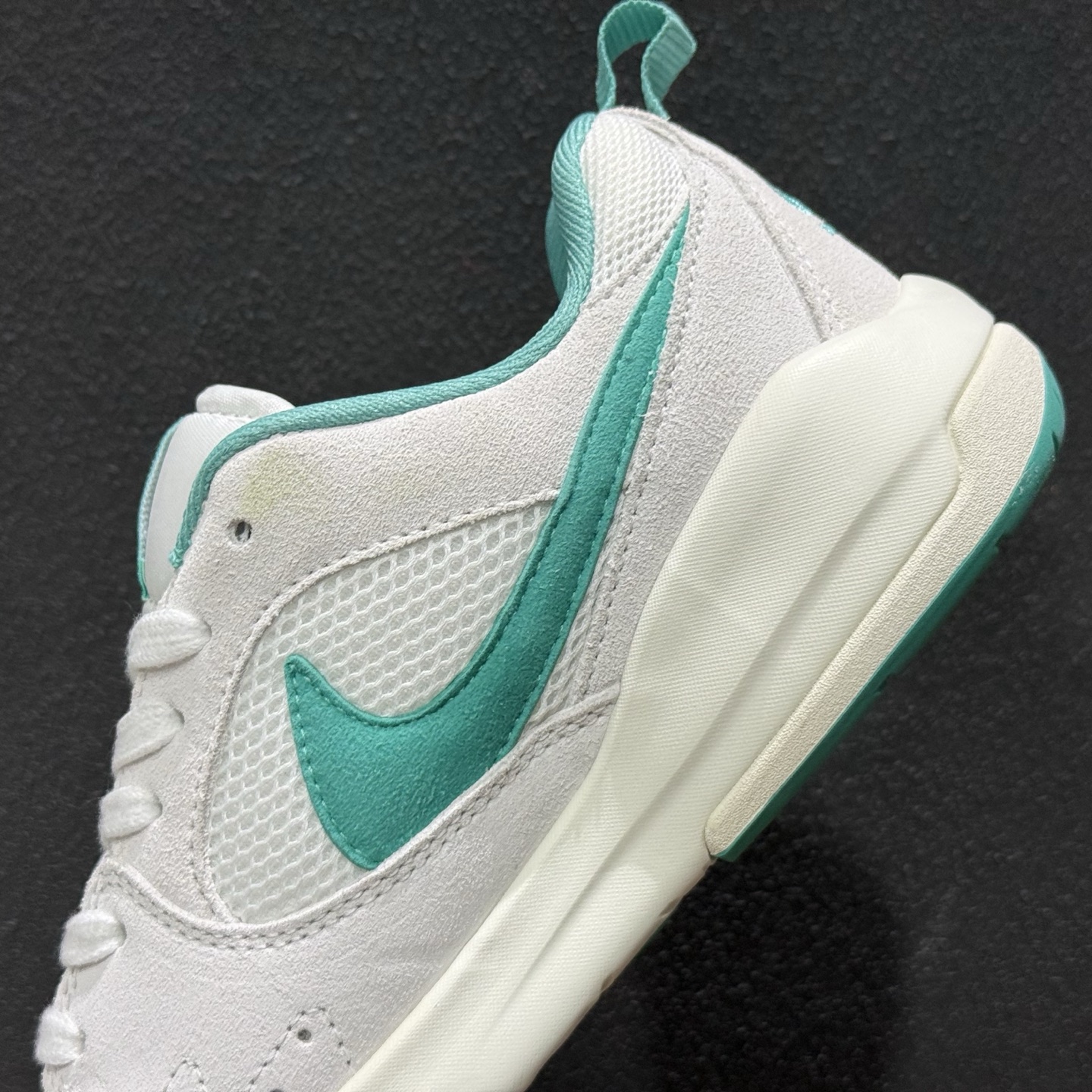 AD版Jordan CMFT ERA 舒适简约低帮运动板鞋 HJ6778-113-High Quatity Cheap Brand wholesale wholesaler seller Clothes Bags handbags Sneakers Top Fashion Clothing Shoes from China Factory Chinese suppliers best Quality Beautiful Price AD版Jordan CMFT ERA 舒适简约低帮运动板鞋 HJ6778-113