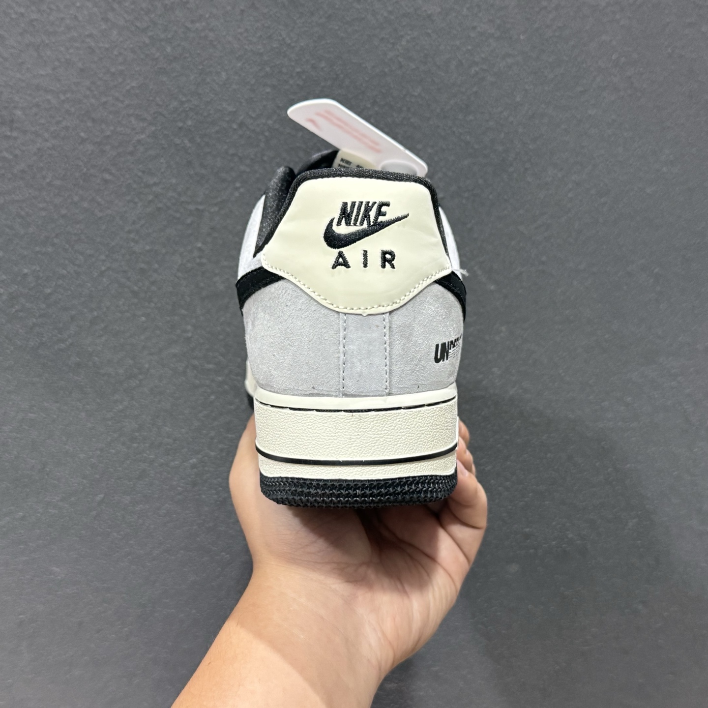 Nike Air Force 1 x Undefeated 联名款 ”灰黑麂皮” FV3694-114