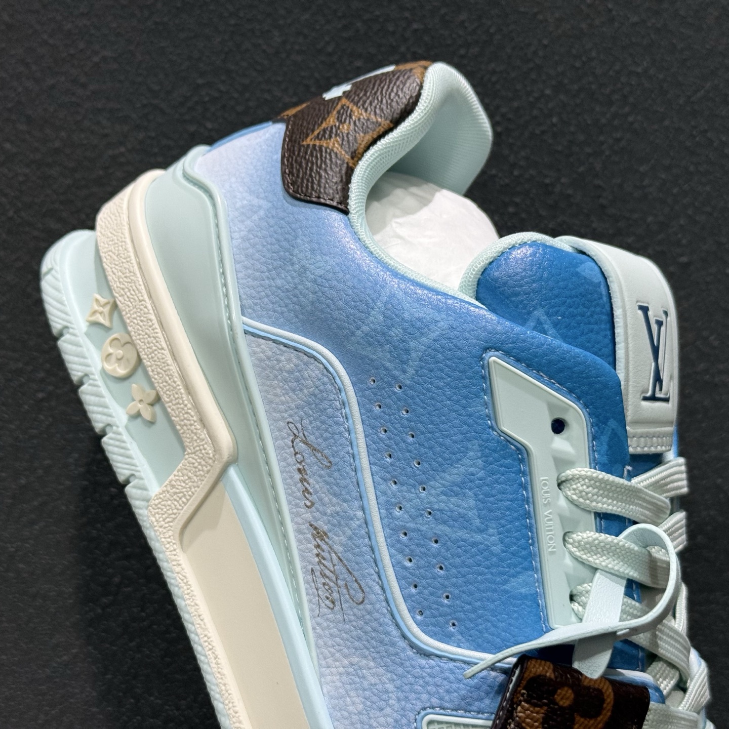 LOUIS VUITTON 路易威登 LV Trainer