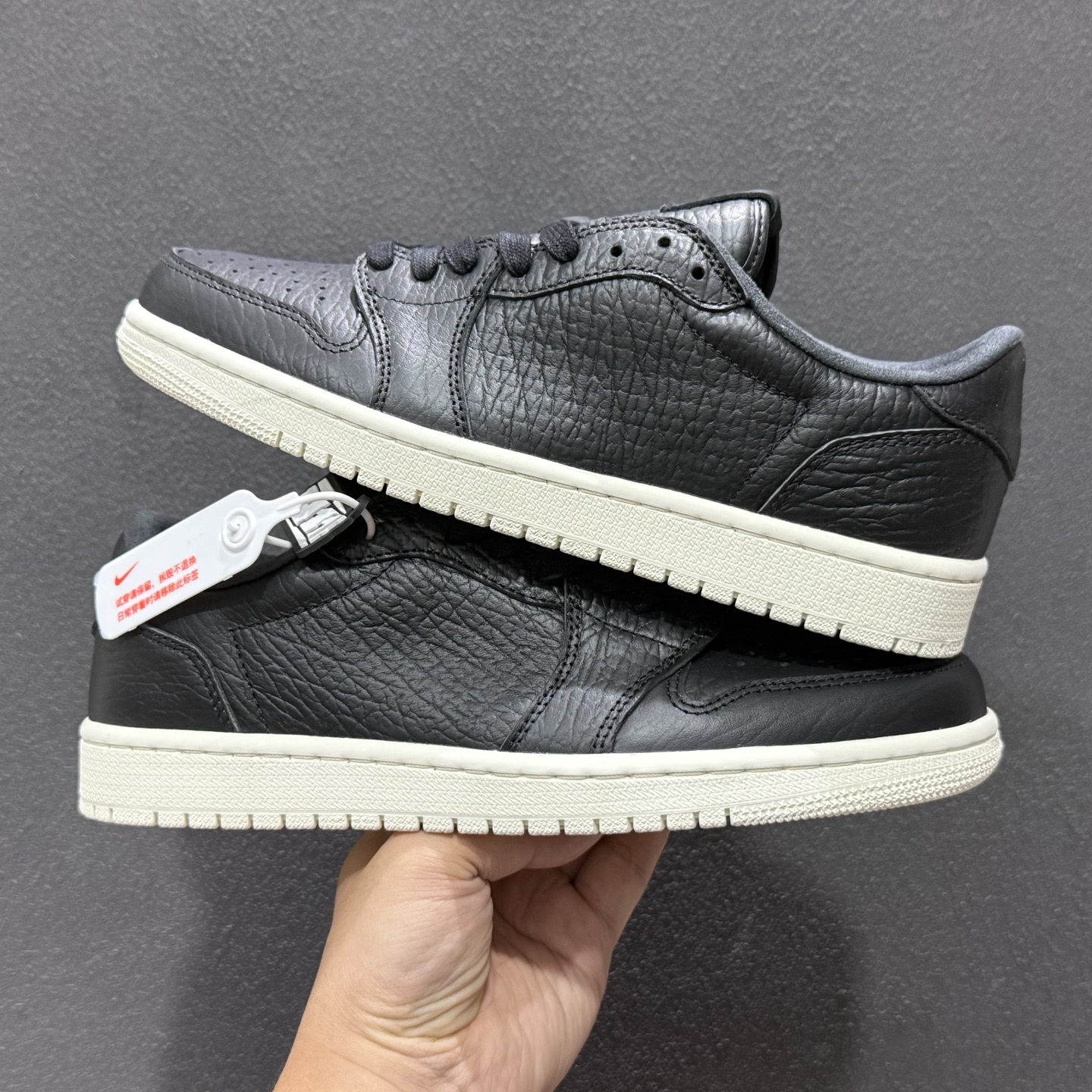 Air Jordan 1 Low ”Black Sail” AJ1 乔1纯色系 低帮复古文化篮球鞋 848775-005-High Quatity Cheap Brand wholesale wholesaler seller Clothes Bags handbags Sneakers Top Fashion Clothing Shoes from China Factory Chinese suppliers best Quality Beautiful Price Air Jordan 1 Low ”Black Sail” AJ1 乔1纯色系 低帮复古文化篮球鞋 848775-005
