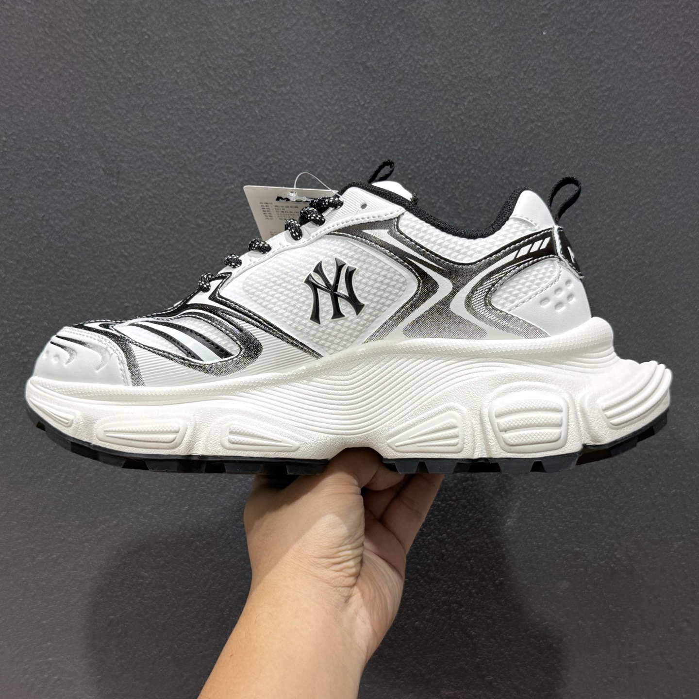 MLB Chunky Runner Basic 老爹鞋系列低帮轻量增高厚底百搭休闲运动慢跑鞋 3ASHWC36N-High Quatity Cheap Brand wholesale wholesaler seller Clothes Bags handbags Sneakers Top Fashion Clothing Shoes from China Factory Chinese suppliers best Quality Beautiful Price MLB Chunky Runner Basic 老爹鞋系列低帮轻量增高厚底百搭休闲运动慢跑鞋 3ASHWC36N