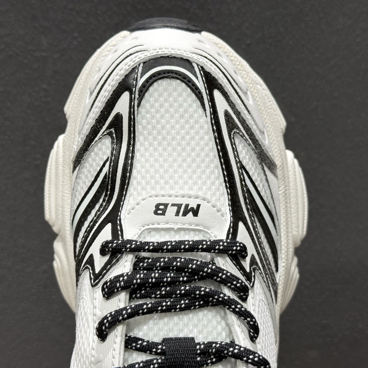 MLB Chunky Runner Basic 老爹鞋系列低帮轻量增高厚底百搭休闲运动慢跑鞋 3ASHWC36N-High Quatity Cheap Brand wholesale wholesaler seller Clothes Bags handbags Sneakers Top Fashion Clothing Shoes from China Factory Chinese suppliers best Quality Beautiful Price MLB Chunky Runner Basic 老爹鞋系列低帮轻量增高厚底百搭休闲运动慢跑鞋 3ASHWC36N