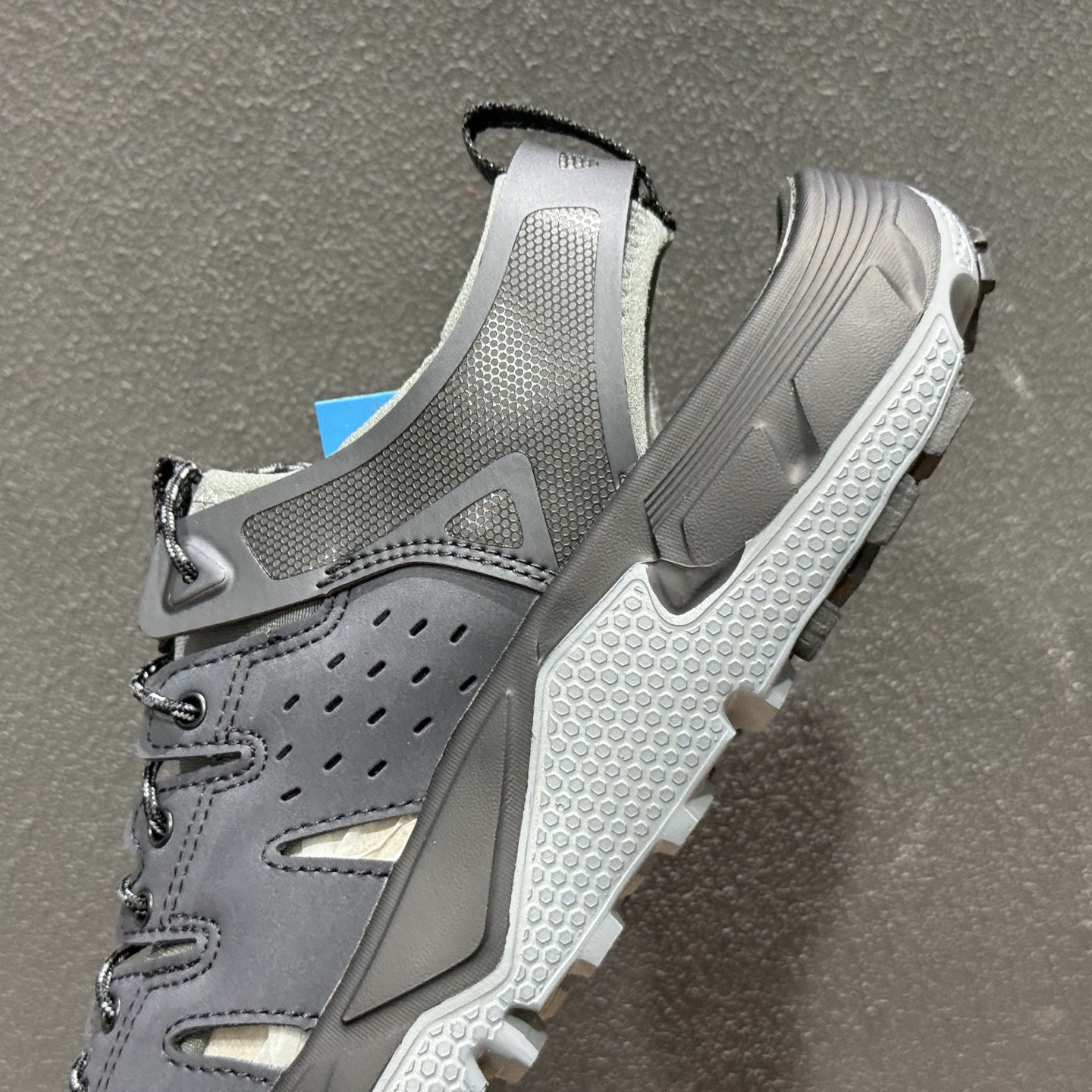 HOKA ONE ONE VIBRAM TOR TRAFA 舒适 防滑透气 户外机能山地溯溪鞋 1016311-731-High Quatity Cheap Brand wholesale wholesaler seller Clothes Bags handbags Sneakers Top Fashion Clothing Shoes from China Factory Chinese suppliers best Quality Beautiful Price HOKA ONE ONE VIBRAM TOR TRAFA 舒适 防滑透气 户外机能山地溯溪鞋 1016311-731