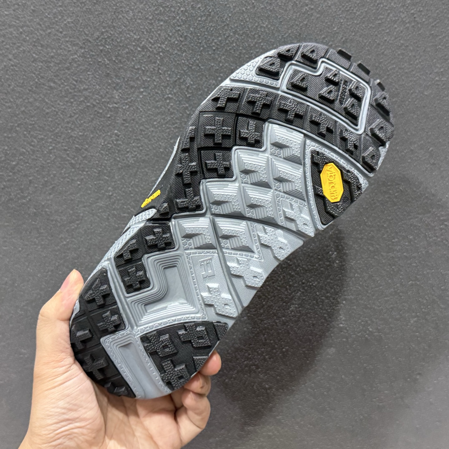 HOKA ONE ONE VIBRAM TOR TRAFA 舒适 防滑透气 户外机能山地溯溪鞋 1016311-731-High Quatity Cheap Brand wholesale wholesaler seller Clothes Bags handbags Sneakers Top Fashion Clothing Shoes from China Factory Chinese suppliers best Quality Beautiful Price HOKA ONE ONE VIBRAM TOR TRAFA 舒适 防滑透气 户外机能山地溯溪鞋 1016311-731