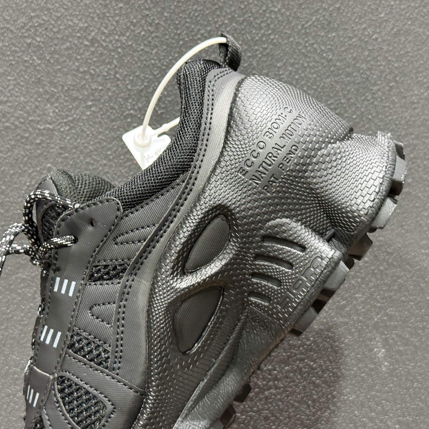 ECCO爱步登山鞋男款 舒适户外运动越野跑鞋健步BIOMC踪迹系列-High Quatity Cheap Brand wholesale wholesaler seller Clothes Bags handbags Sneakers Top Fashion Clothing Shoes from China Factory Chinese suppliers best Quality Beautiful Price ECCO爱步登山鞋男款 舒适户外运动越野跑鞋健步BIOMC踪迹系列