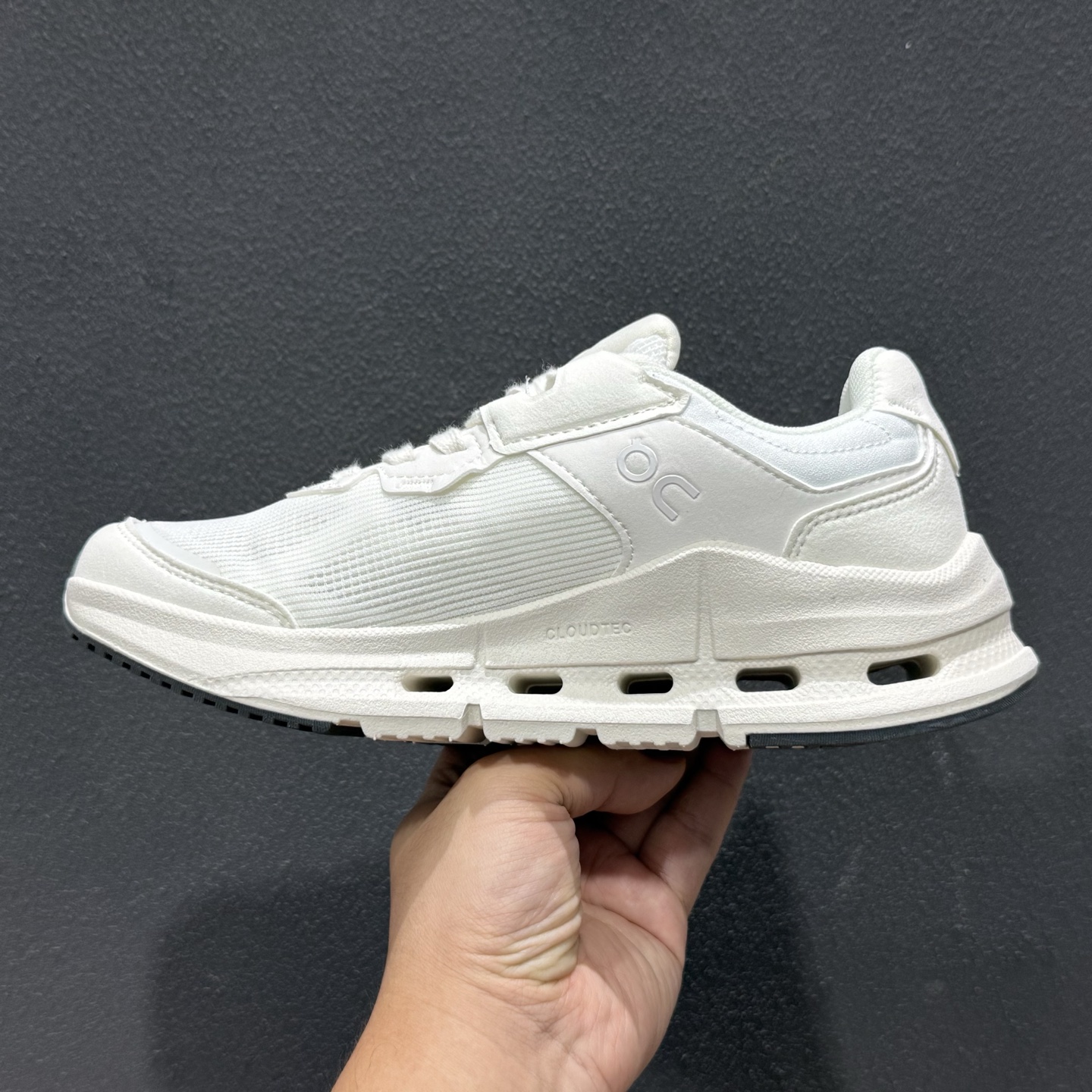 ON/昂跑CloudnovaRitf 全天候轻量减震舒适透气街头风格运动跑鞋 3MF30070202-102-High Quatity Cheap Brand wholesale wholesaler seller Clothes Bags handbags Sneakers Top Fashion Clothing Shoes from China Factory Chinese suppliers best Quality Beautiful Price ON/昂跑CloudnovaRitf 全天候轻量减震舒适透气街头风格运动跑鞋 3MF30070202-102