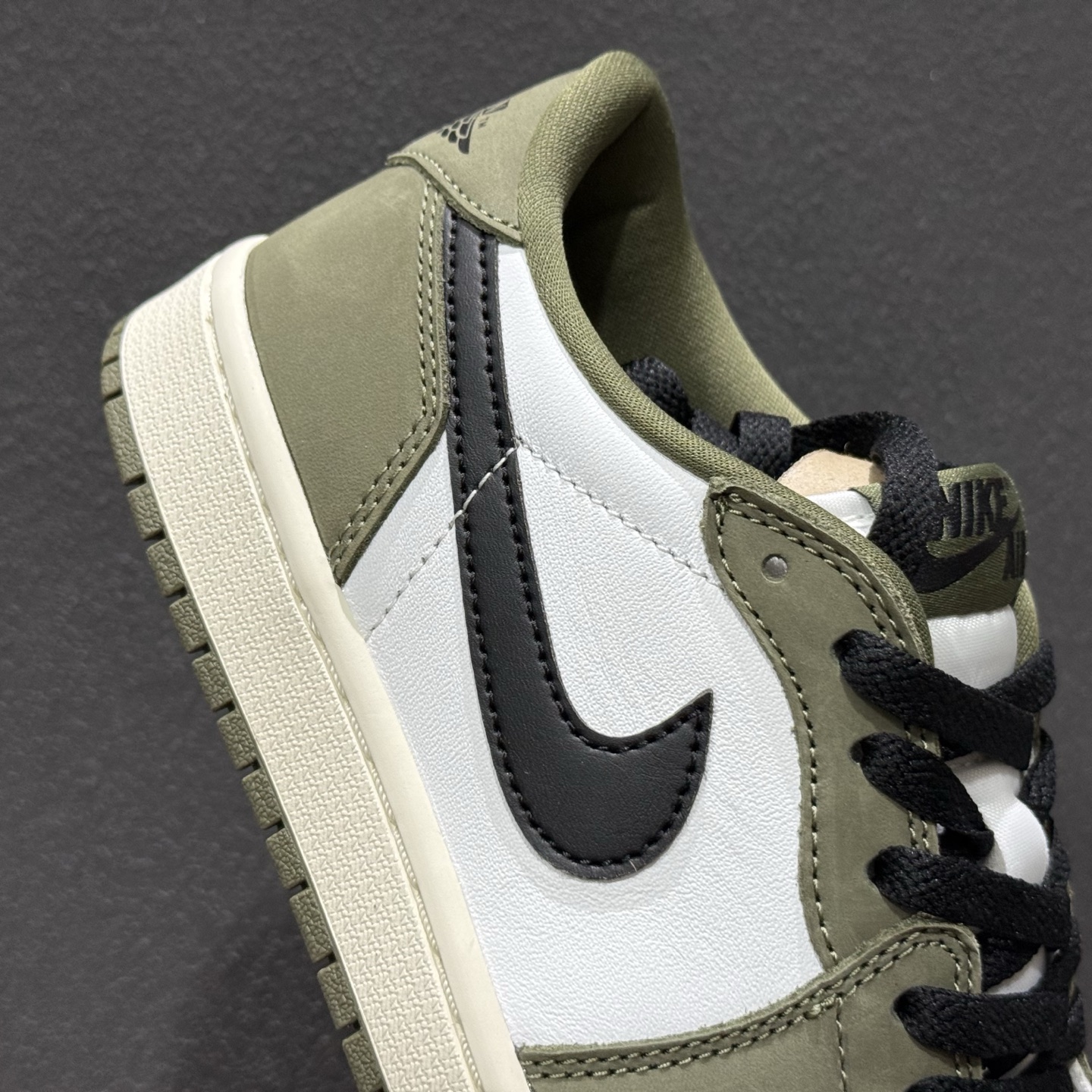 Travis Scott x Fragment x Air Jordan AJ1 Low SP 三方联名倒勾低帮 HQ6998-200