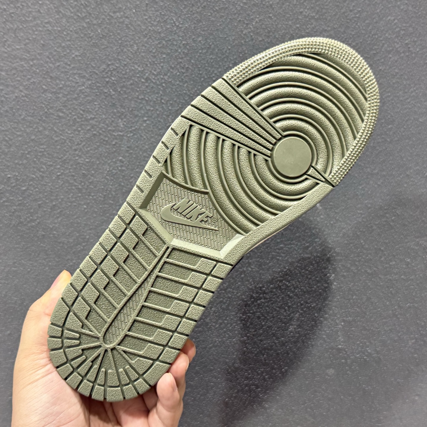 Travis Scott x Fragment x Air Jordan AJ1 Low SP 三方联名倒勾低帮 HQ6998-200