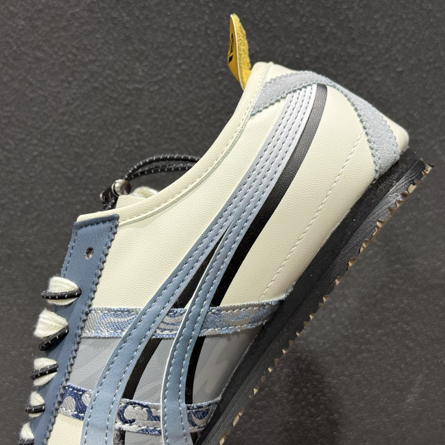 150 鬼塚虎/Onitsuka Tiger MEXICO 66 VIN经典墨西哥系列低帮复古经典百搭休闲皮革慢跑鞋 DL408-1684