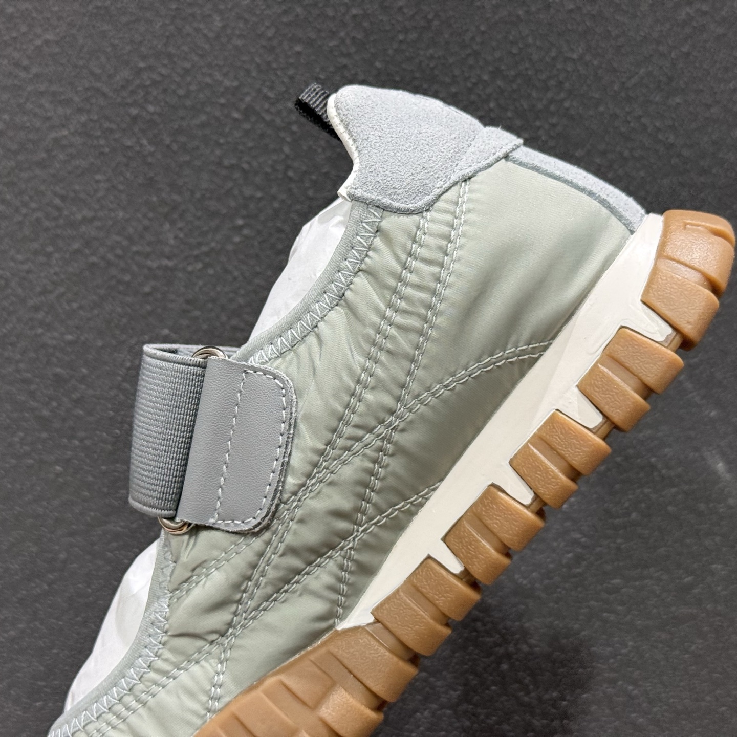 300 miumiu.缪缪2026 早春新品科技面料和绒 面小牛皮轮胎运动鞋魔术贴款凉鞋-Chinese UA Cheap High Quatity Brand Clothes Bags handbags Sneakers wholesale wholesaler seller from China Factory suppliers Fashion Clothing Shoes best Quality Beautiful Price 300 miumiu.缪缪2026 早春新品科技面料和绒 面小牛皮轮胎运动鞋魔术贴款凉鞋