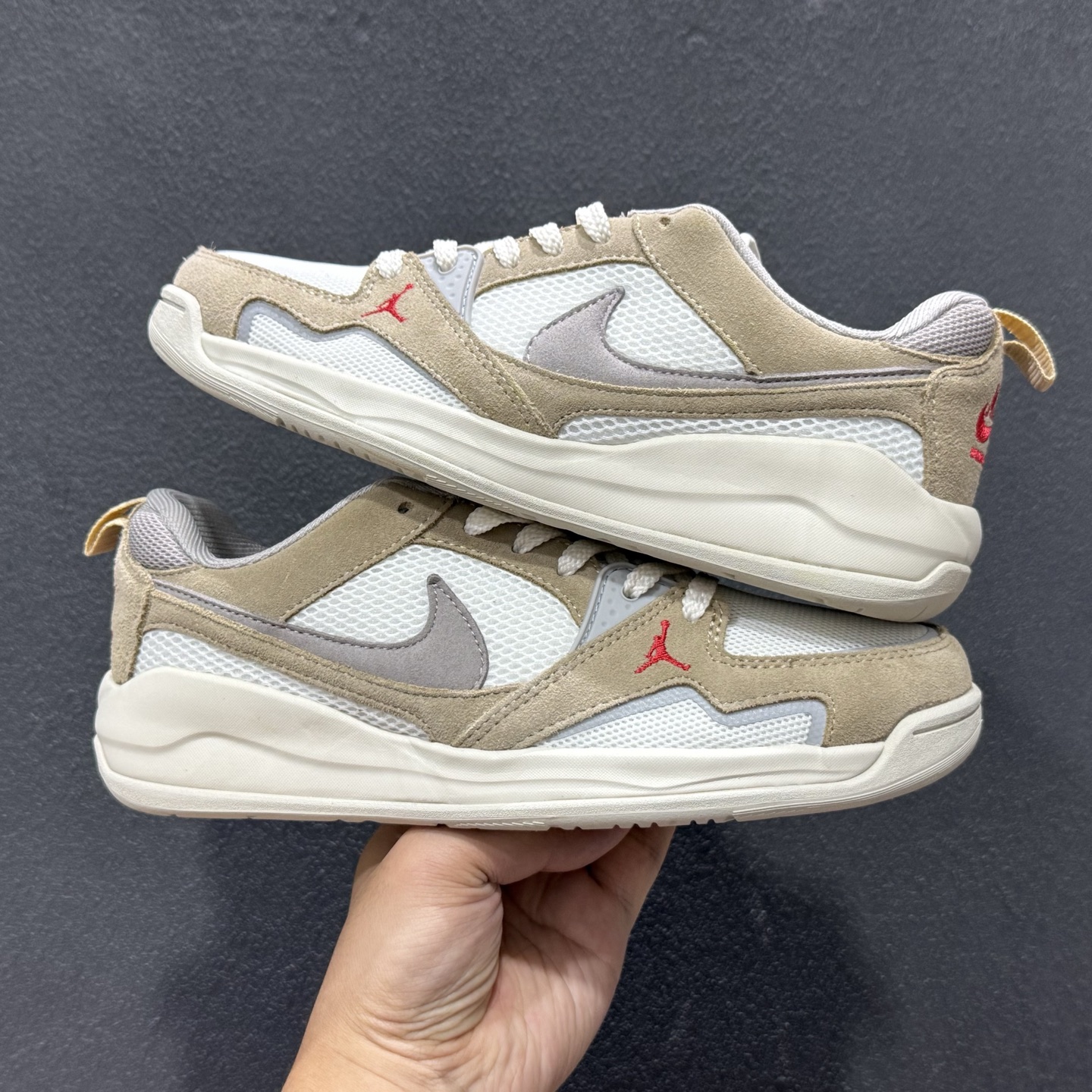 乔丹 Air Jordan Cmft Era AJ 乔丹复古运动板鞋 HJ6777-102-Top High Quatity Cheap Sneakers Fashion Clothing Clothes Bags handbags Shoes of all Brand wholesale With The best Quality And Beautiful Price from China Factory Chinese suppliers wholesaler seller 乔丹 Air Jordan Cmft Era AJ 乔丹复古运动板鞋 HJ6777-102