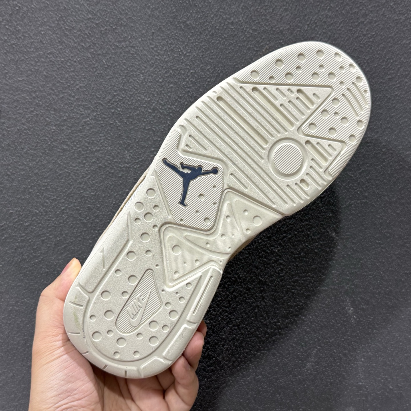 乔丹 Air Jordan Cmft Era AJ 乔丹复古运动板鞋 HJ6777-102-Top High Quatity Cheap Sneakers Fashion Clothing Clothes Bags handbags Shoes of all Brand wholesale With The best Quality And Beautiful Price from China Factory Chinese suppliers wholesaler seller 乔丹 Air Jordan Cmft Era AJ 乔丹复古运动板鞋 HJ6777-102
