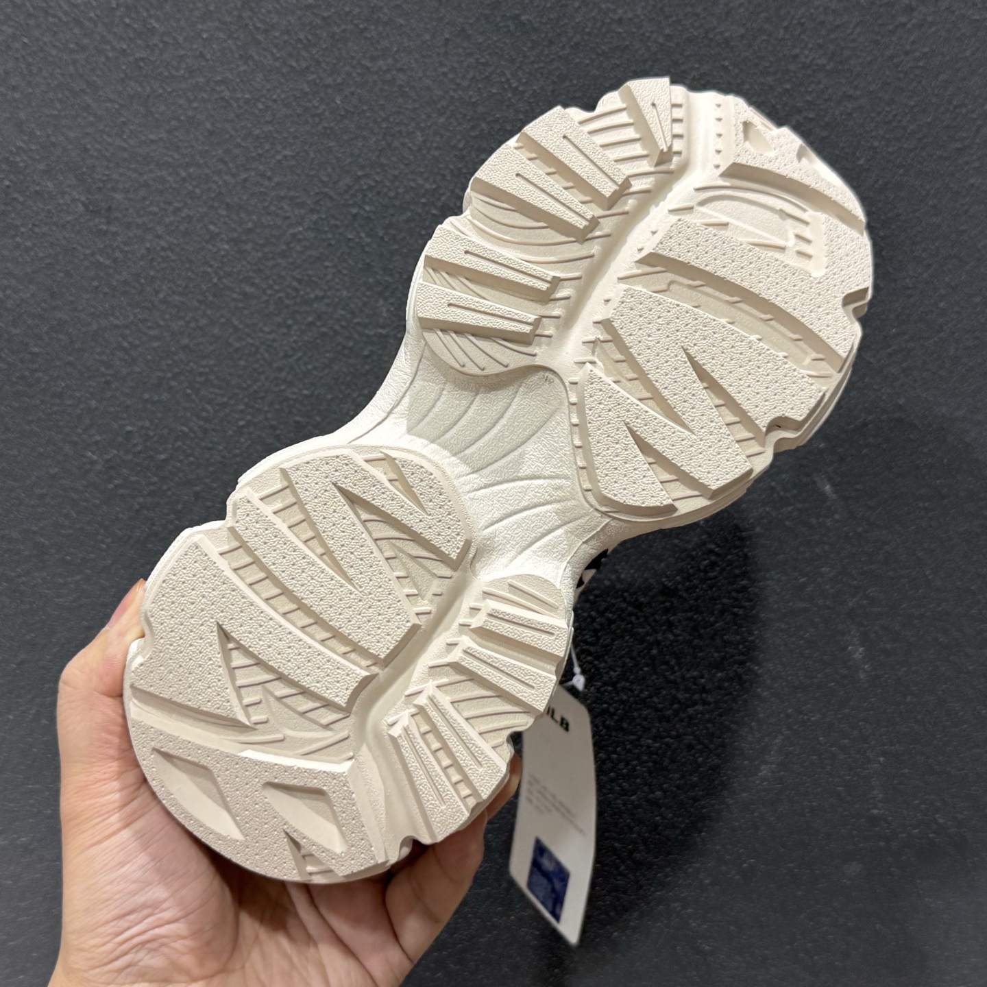 200 MLB Winner Chunky 赛博老爹鞋 3ASHWC36N(GP28) 标准象牙白色/标准金色-Chinese UA Cheap High Quatity Brand Clothes Bags handbags Sneakers wholesale wholesaler seller from China Factory suppliers Fashion Clothing Shoes best Quality Beautiful Price 200 MLB Winner Chunky 赛博老爹鞋 3ASHWC36N(GP28) 标准象牙白色/标准金色