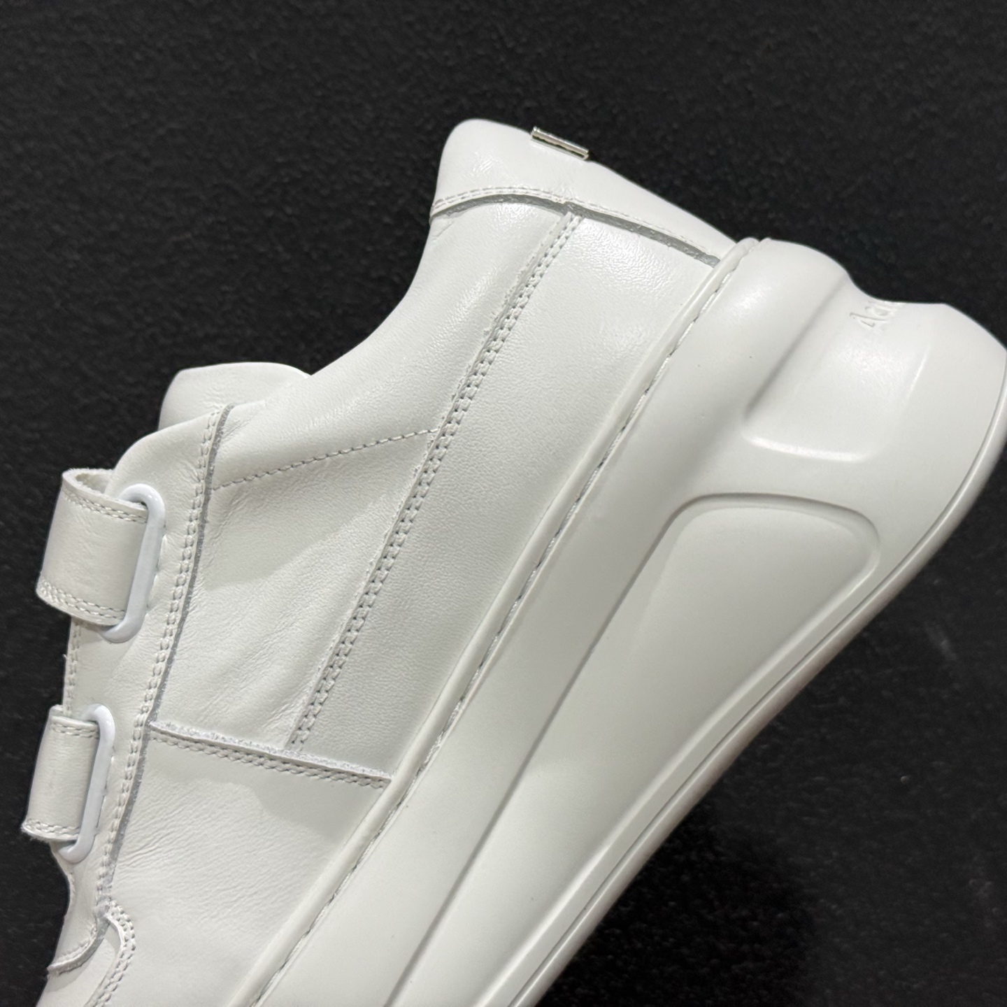 380 代购版本 Acne Studios 明星同款 人气单品 复古风魔术贴女子休闲生活鞋-Chinese UA Cheap High Quatity Brand Clothes Bags handbags Sneakers wholesale wholesaler seller from China Factory suppliers Fashion Clothing Shoes best Quality Beautiful Price 380 代购版本 Acne Studios 明星同款 人气单品 复古风魔术贴女子休闲生活鞋