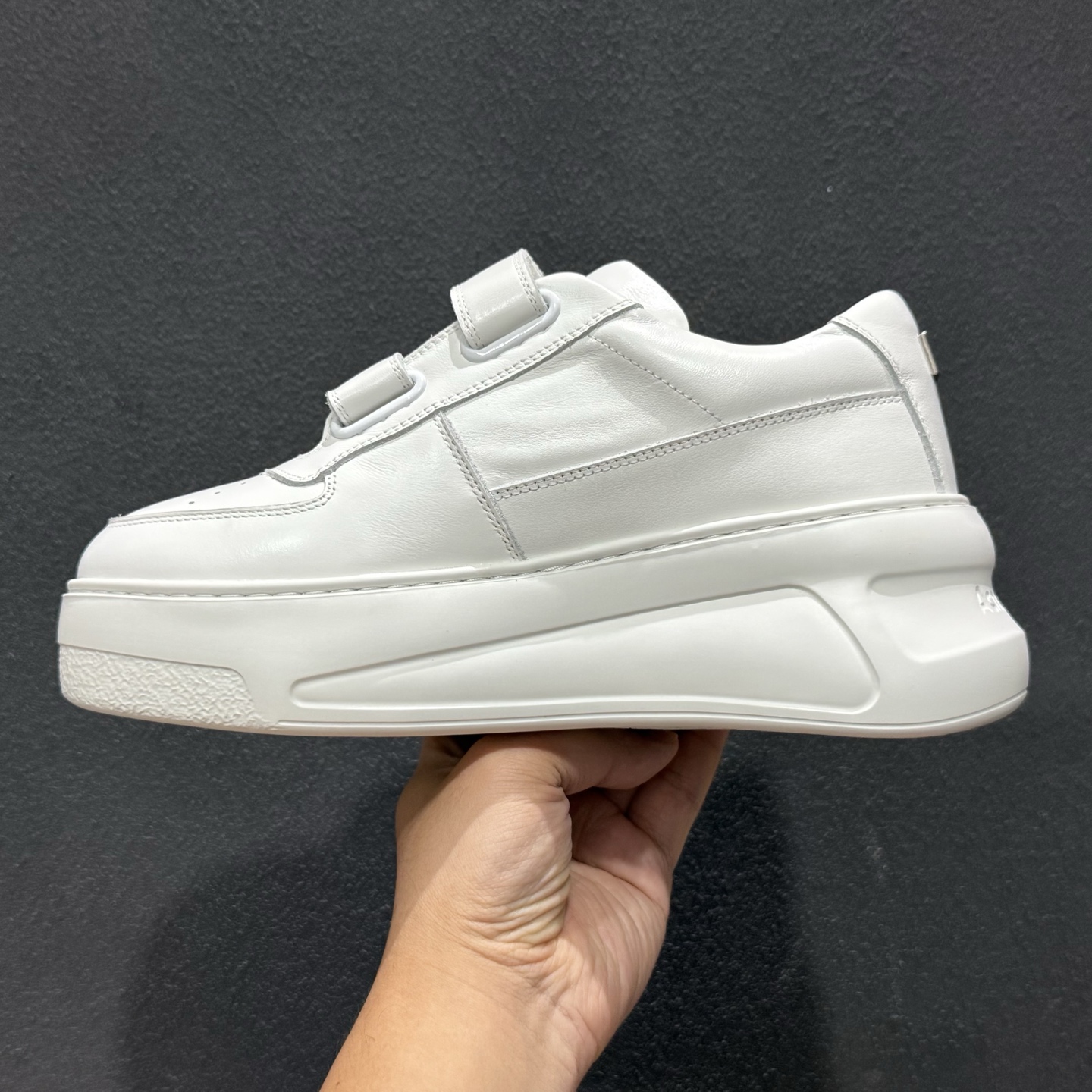 380 代购版本 Acne Studios 明星同款 人气单品 复古风魔术贴女子休闲生活鞋-Chinese UA Cheap High Quatity Brand Clothes Bags handbags Sneakers wholesale wholesaler seller from China Factory suppliers Fashion Clothing Shoes best Quality Beautiful Price 380 代购版本 Acne Studios 明星同款 人气单品 复古风魔术贴女子休闲生活鞋
