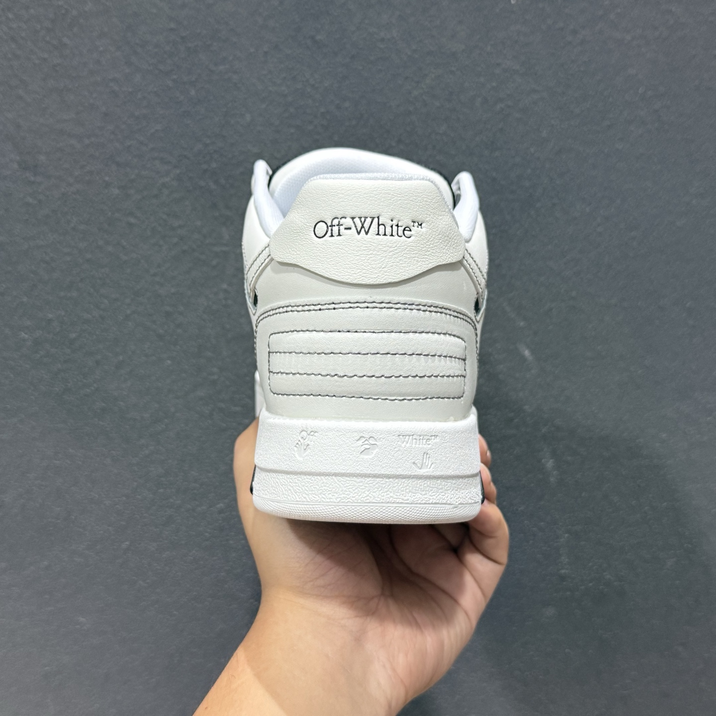 240 Off-White 防滑耐磨透气性轻便跑鞋-Chinese UA Cheap High Quatity Brand Clothes Bags handbags Sneakers wholesale wholesaler seller from China Factory suppliers Fashion Clothing Shoes best Quality Beautiful Price 240 Off-White 防滑耐磨透气性轻便跑鞋
