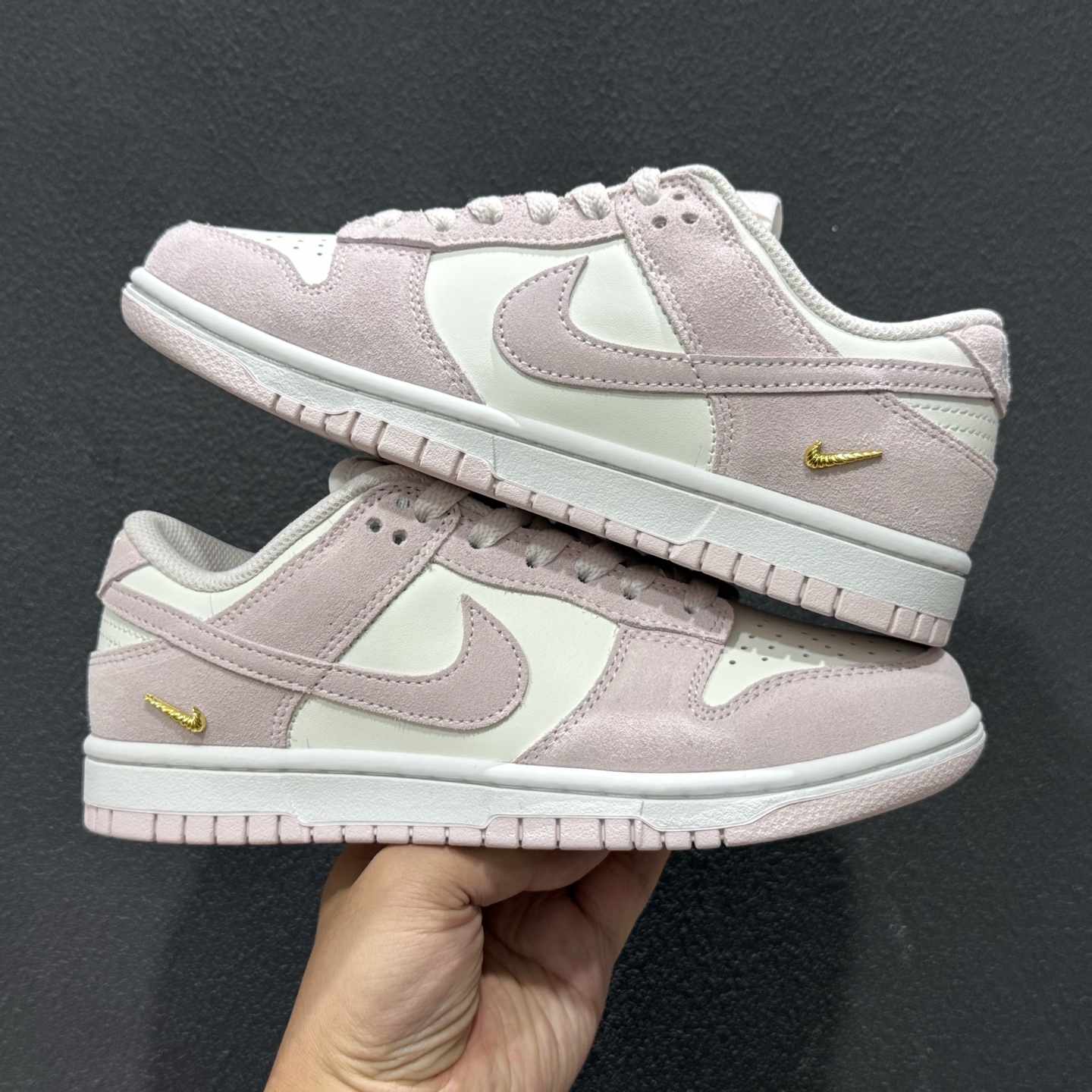 NIKE DUNK LOW 耐克 低帮休闲运动板鞋 IO4244-100-High Quatity Cheap Brand wholesale wholesaler seller Clothes Bags handbags Sneakers Top Fashion Clothing Shoes from China Factory Chinese suppliers best Quality Beautiful Price NIKE DUNK LOW 耐克 低帮休闲运动板鞋 IO4244-100