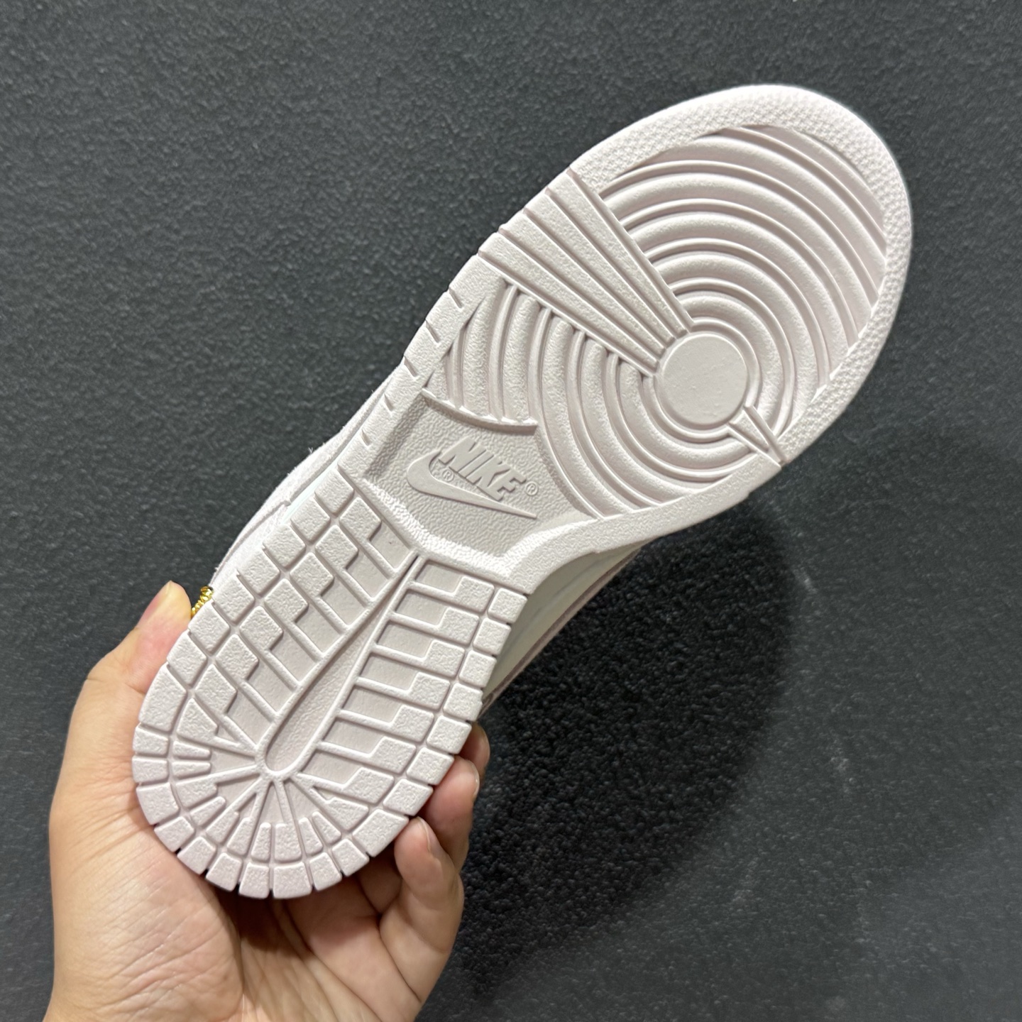 NIKE DUNK LOW 耐克 低帮休闲运动板鞋 IO4244-100-High Quatity Cheap Brand wholesale wholesaler seller Clothes Bags handbags Sneakers Top Fashion Clothing Shoes from China Factory Chinese suppliers best Quality Beautiful Price NIKE DUNK LOW 耐克 低帮休闲运动板鞋 IO4244-100