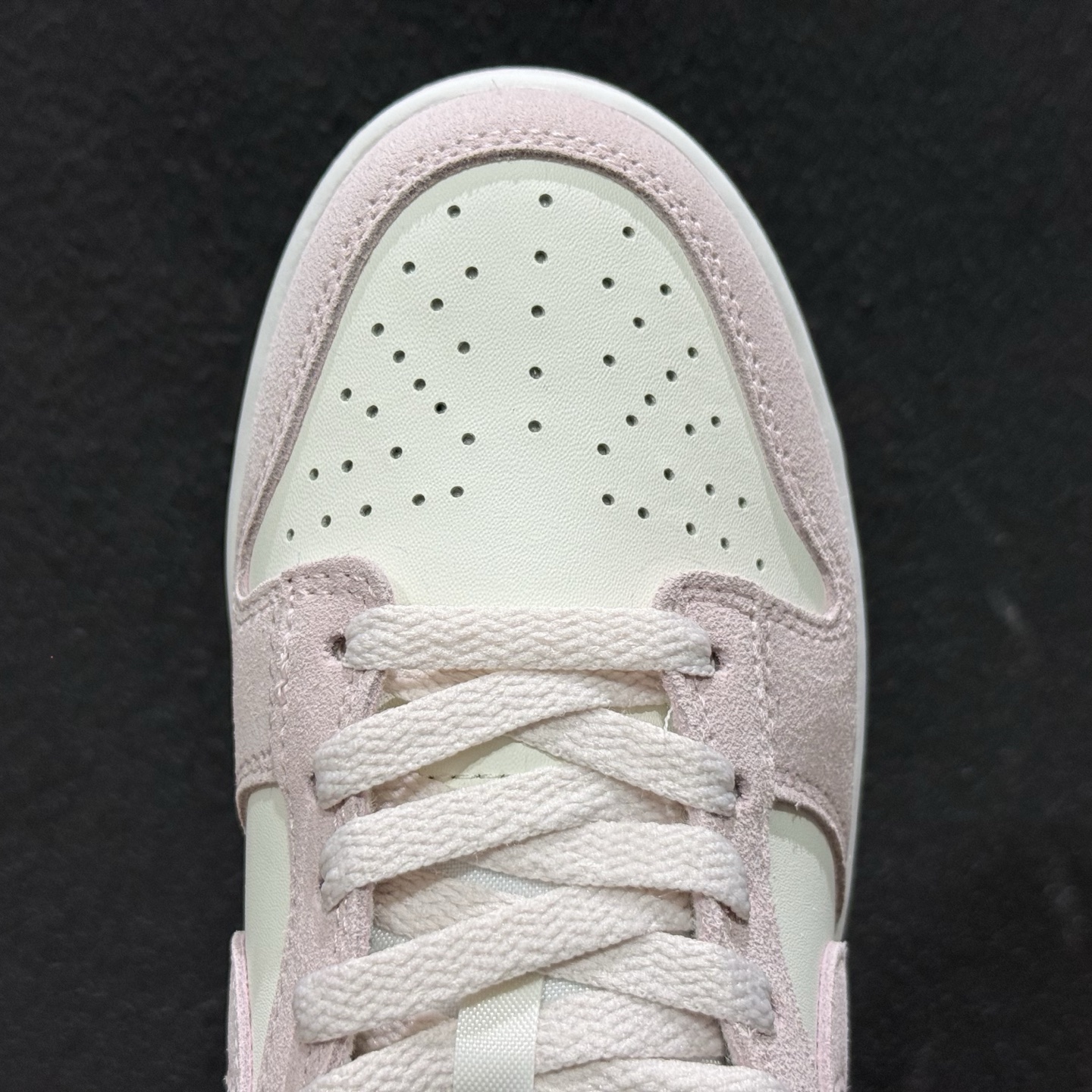 NIKE DUNK LOW 耐克 低帮休闲运动板鞋 IO4244-100-High Quatity Cheap Brand wholesale wholesaler seller Clothes Bags handbags Sneakers Top Fashion Clothing Shoes from China Factory Chinese suppliers best Quality Beautiful Price NIKE DUNK LOW 耐克 低帮休闲运动板鞋 IO4244-100