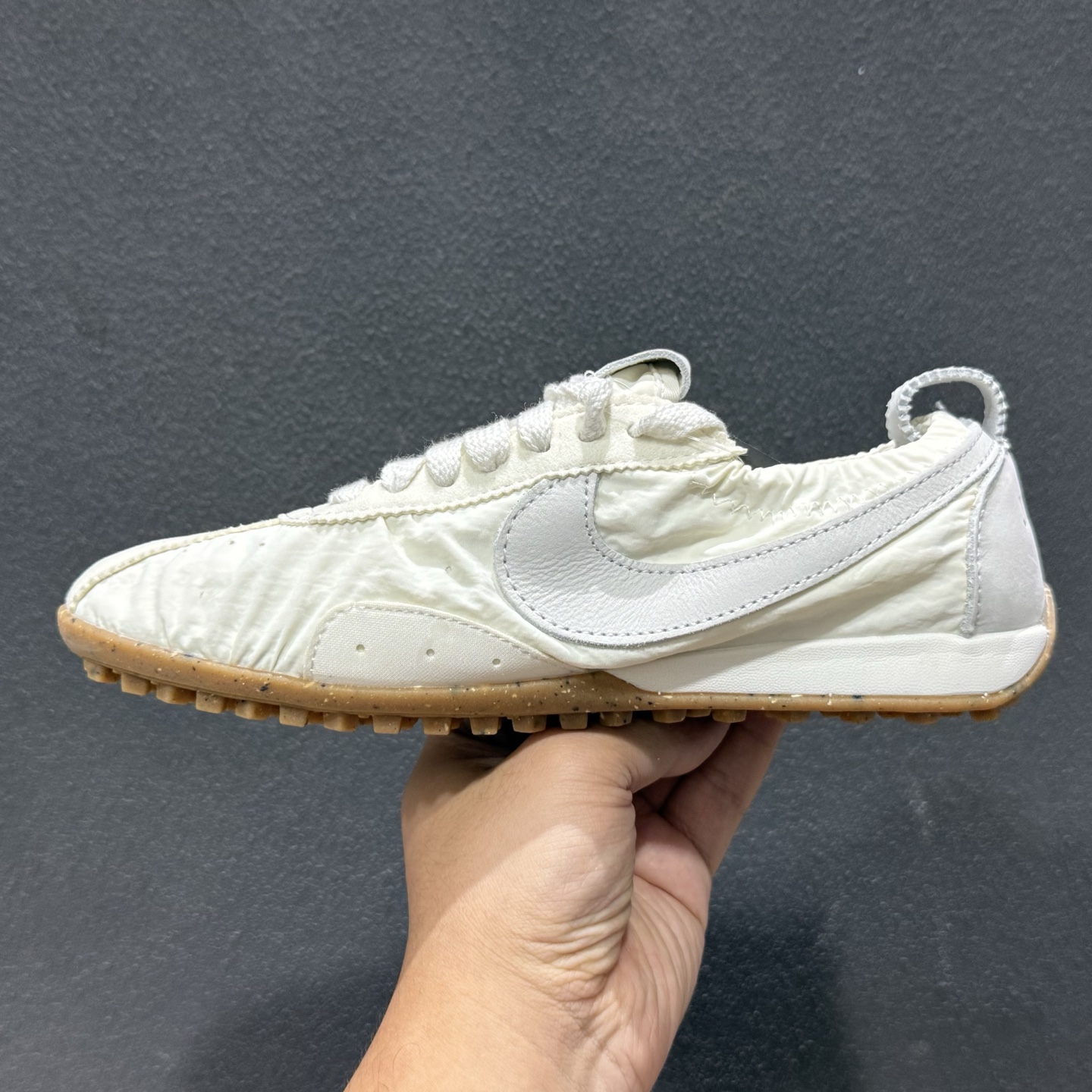 新版出货 NK Jacquemus x NK Jacumoon 舒适 低帮生活休闲鞋 纯白 HV8547-002-High Quatity Cheap Brand wholesale wholesaler seller Clothes Bags handbags Sneakers Top Fashion Clothing Shoes from China Factory Chinese suppliers best Quality Beautiful Price 新版出货 NK Jacquemus x NK Jacumoon 舒适 低帮生活休闲鞋 纯白 HV8547-002