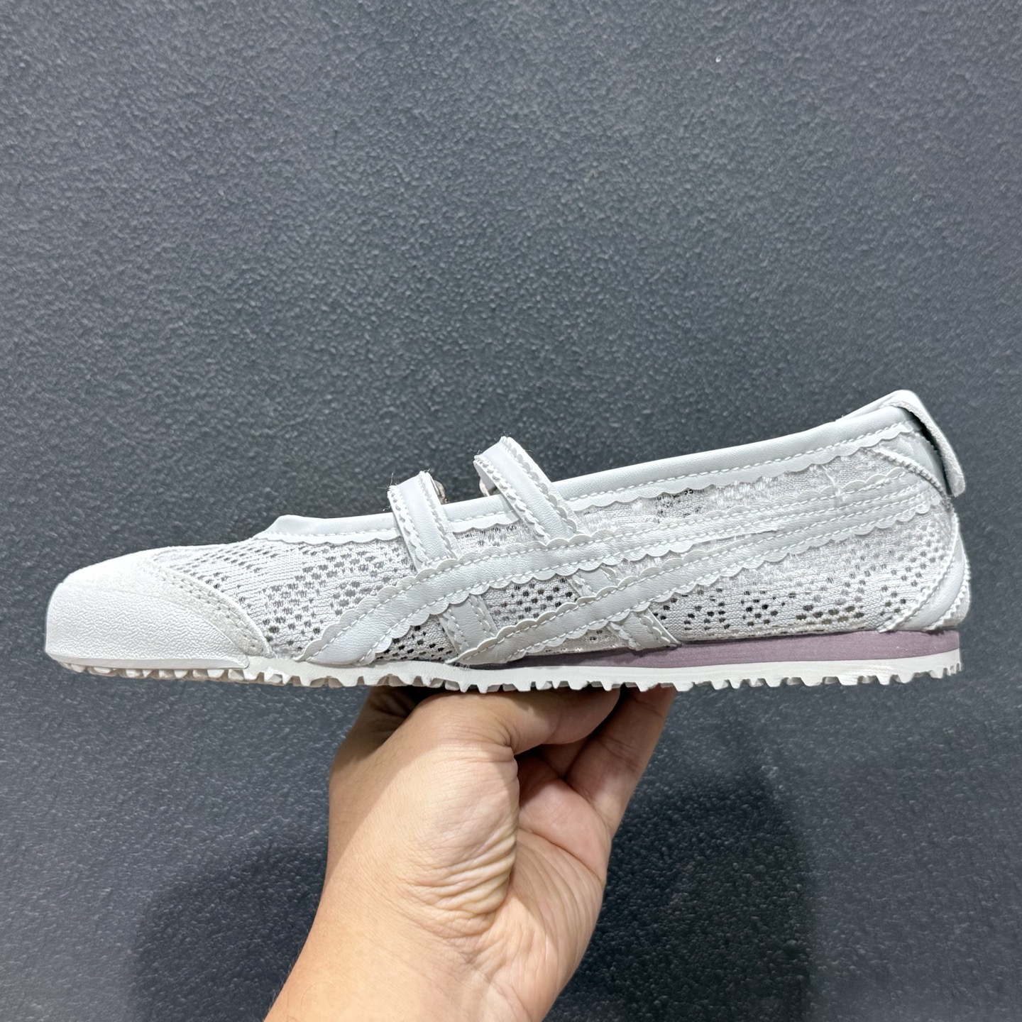 160 Patoux Onitsuka Tiger鬼塚虎MEXICO 66 BALLERINA 舒适轻盈平跟玛丽珍鞋 1183A705-020-Chinese UA Cheap High Quatity Brand Clothes Bags handbags Sneakers wholesale wholesaler seller from China Factory suppliers Fashion Clothing Shoes best Quality Beautiful Price 160 Patoux Onitsuka Tiger鬼塚虎MEXICO 66 BALLERINA 舒适轻盈平跟玛丽珍鞋 1183A705-020