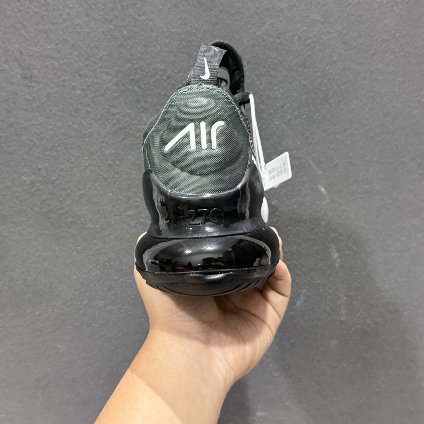 Nike Air Max 270 低帮气垫跑鞋 max270 黑白绿 AH8050-004-Top High Quatity Cheap Sneakers Fashion Clothing Clothes Bags handbags Shoes of all Brand wholesale With The best Quality And Beautiful Price from China Factory Chinese suppliers wholesaler seller Nike Air Max 270 低帮气垫跑鞋 max270 黑白绿 AH8050-004