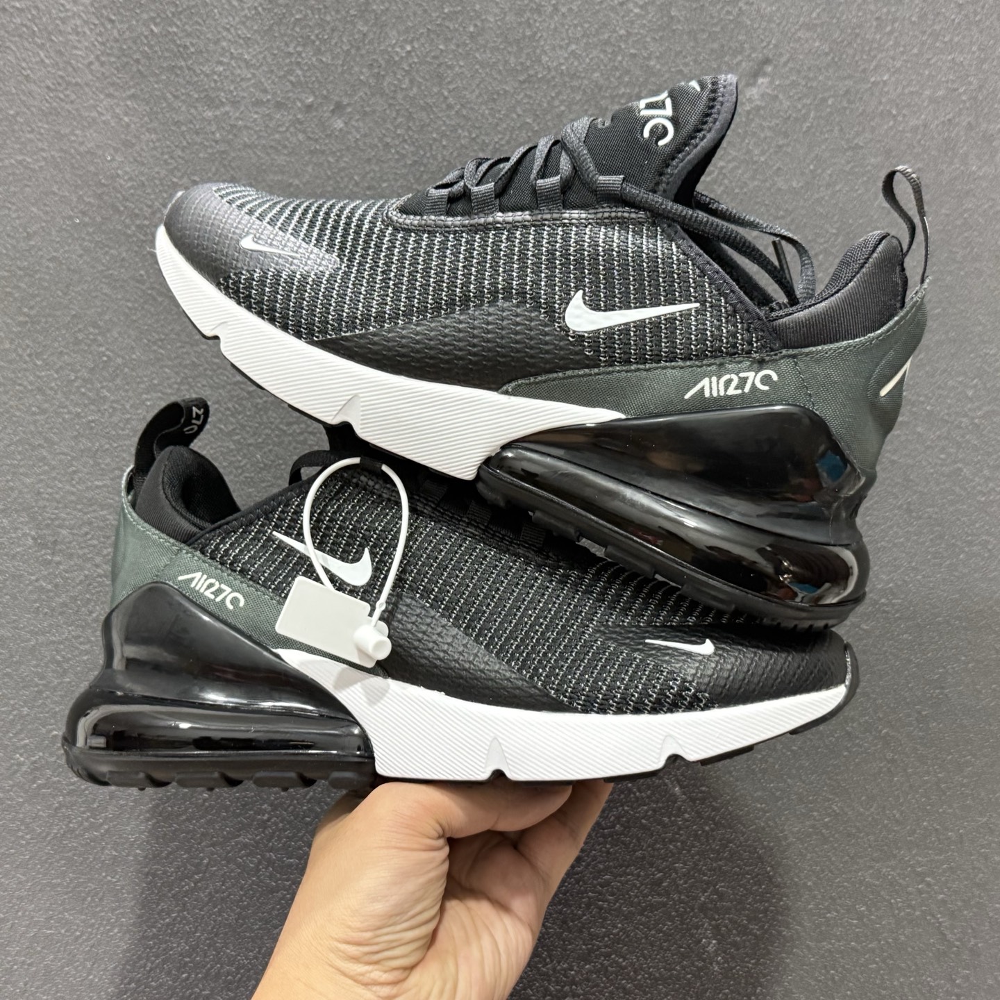 Nike Air Max 270 低帮气垫跑鞋 max270 黑白绿 AH8050-004-Top High Quatity Cheap Sneakers Fashion Clothing Clothes Bags handbags Shoes of all Brand wholesale With The best Quality And Beautiful Price from China Factory Chinese suppliers wholesaler seller Nike Air Max 270 低帮气垫跑鞋 max270 黑白绿 AH8050-004