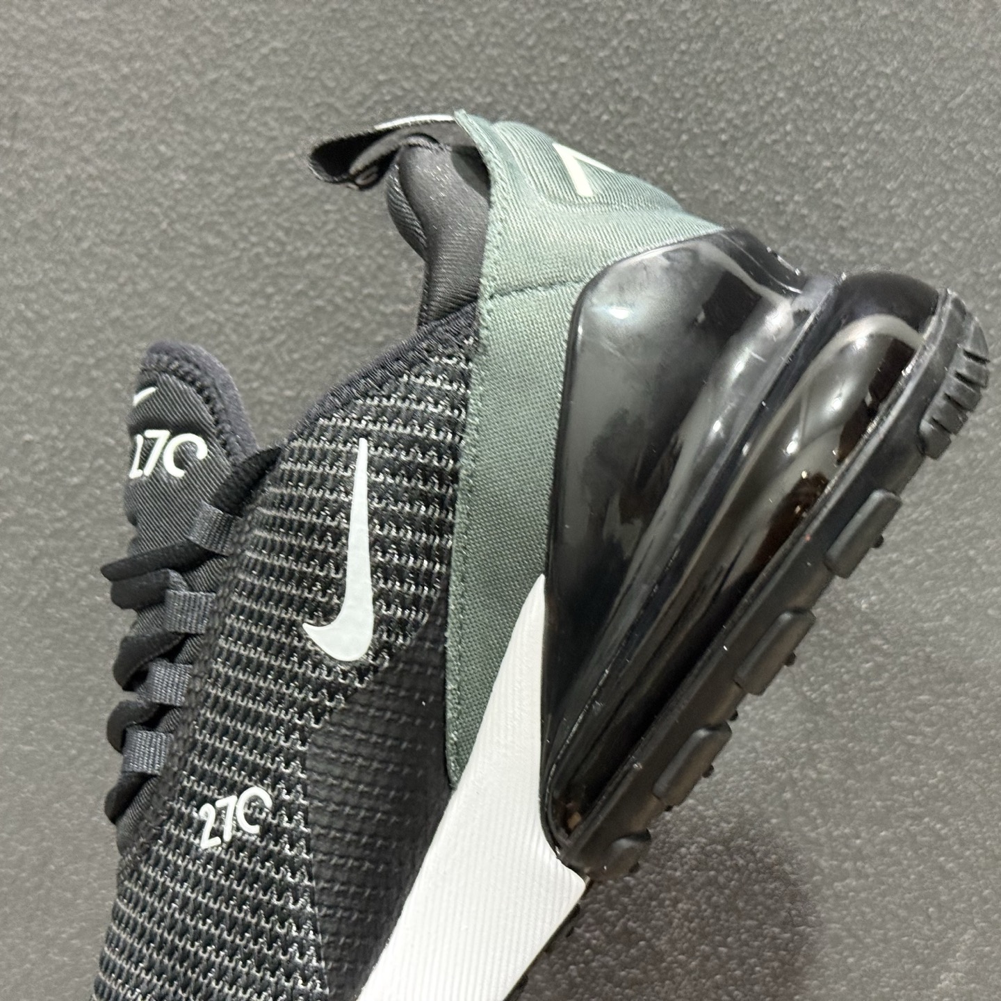Nike Air Max 270 低帮气垫跑鞋 max270 黑白绿 AH8050-004-Top High Quatity Cheap Sneakers Fashion Clothing Clothes Bags handbags Shoes of all Brand wholesale With The best Quality And Beautiful Price from China Factory Chinese suppliers wholesaler seller Nike Air Max 270 低帮气垫跑鞋 max270 黑白绿 AH8050-004