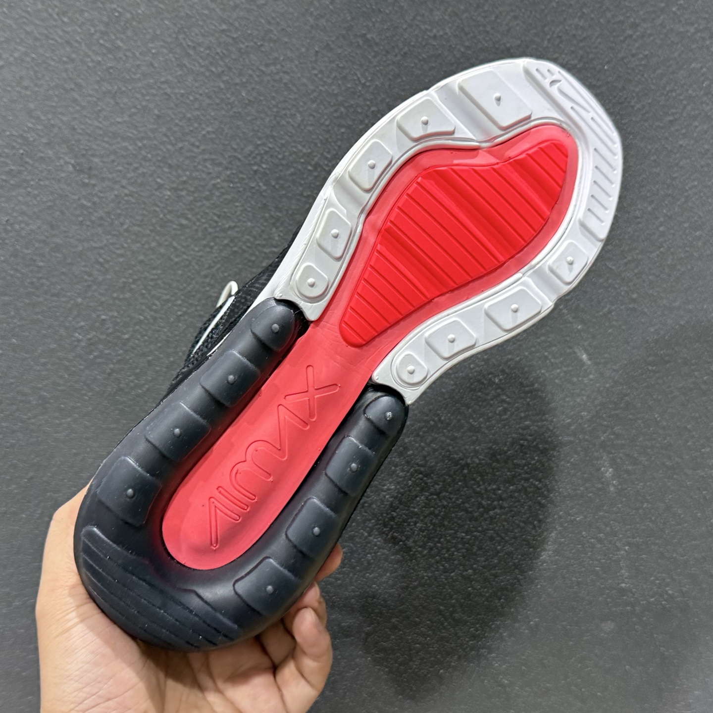 Nike Air Max 270 低帮气垫跑鞋 max270 黑白绿 AH8050-002-Top High Quatity Cheap Sneakers Fashion Clothing Clothes Bags handbags Shoes of all Brand wholesale With The best Quality And Beautiful Price from China Factory Chinese suppliers wholesaler seller Nike Air Max 270 低帮气垫跑鞋 max270 黑白绿 AH8050-002