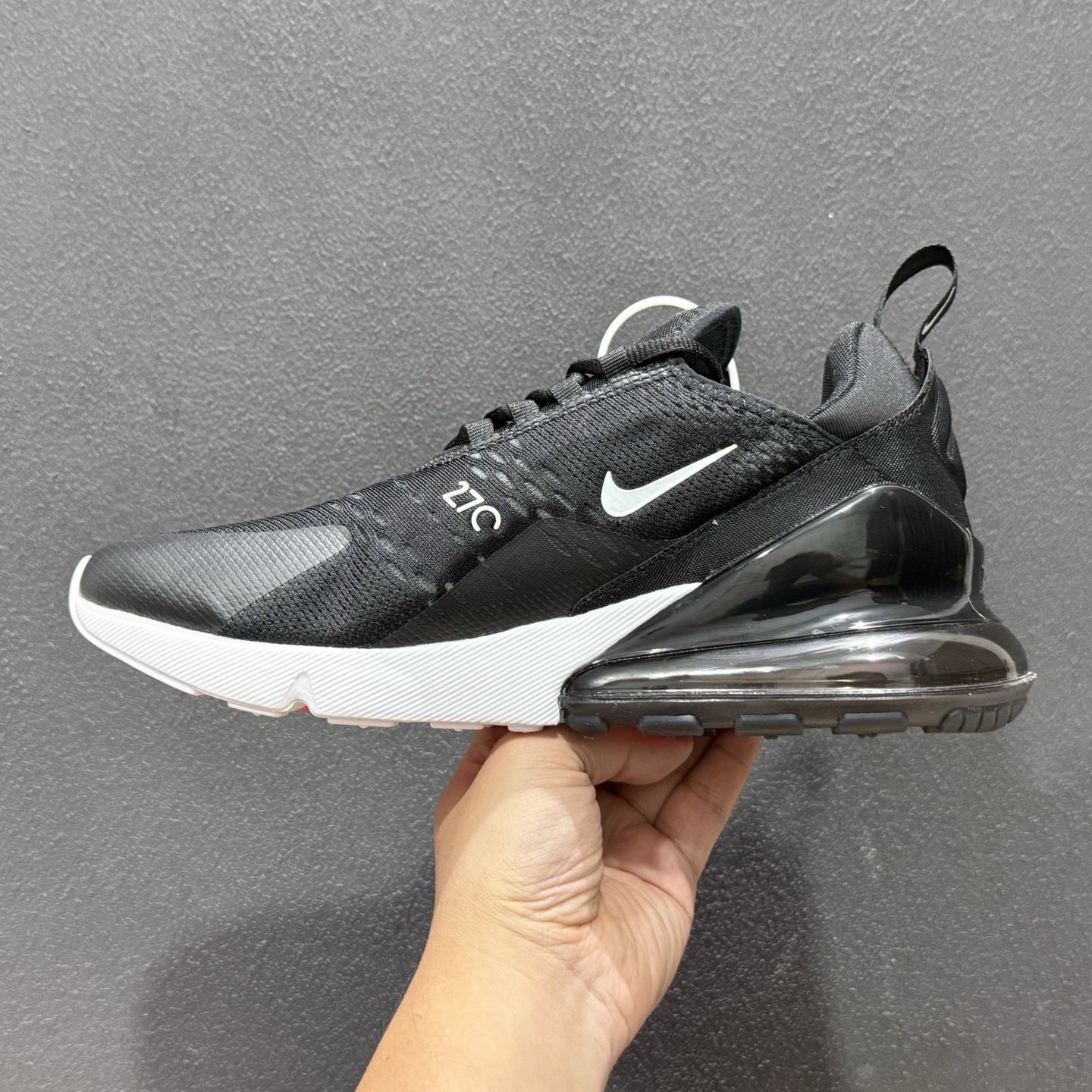Nike Air Max 270 低帮气垫跑鞋 max270 黑白绿 AH8050-002-Top High Quatity Cheap Sneakers Fashion Clothing Clothes Bags handbags Shoes of all Brand wholesale With The best Quality And Beautiful Price from China Factory Chinese suppliers wholesaler seller Nike Air Max 270 低帮气垫跑鞋 max270 黑白绿 AH8050-002