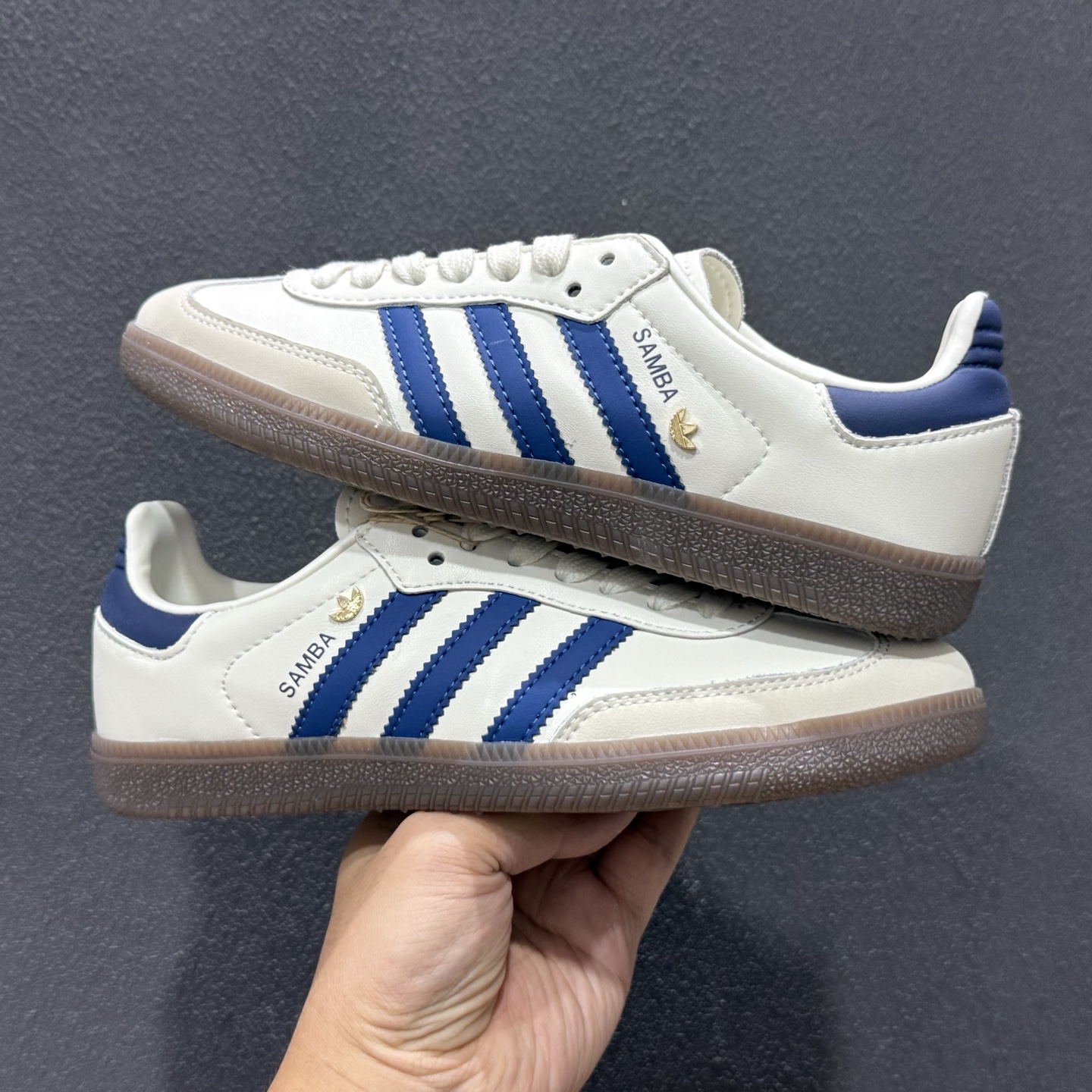 Adidas Originals SAMBA W 桑巴舞系列绅士德训足球风百搭低帮休闲运动板鞋 IH6627-126-Top High Quatity Cheap Sneakers Fashion Clothing Clothes Bags handbags Shoes of all Brand wholesale With The best Quality And Beautiful Price from China Factory Chinese suppliers wholesaler seller Adidas Originals SAMBA W 桑巴舞系列绅士德训足球风百搭低帮休闲运动板鞋 IH6627-126