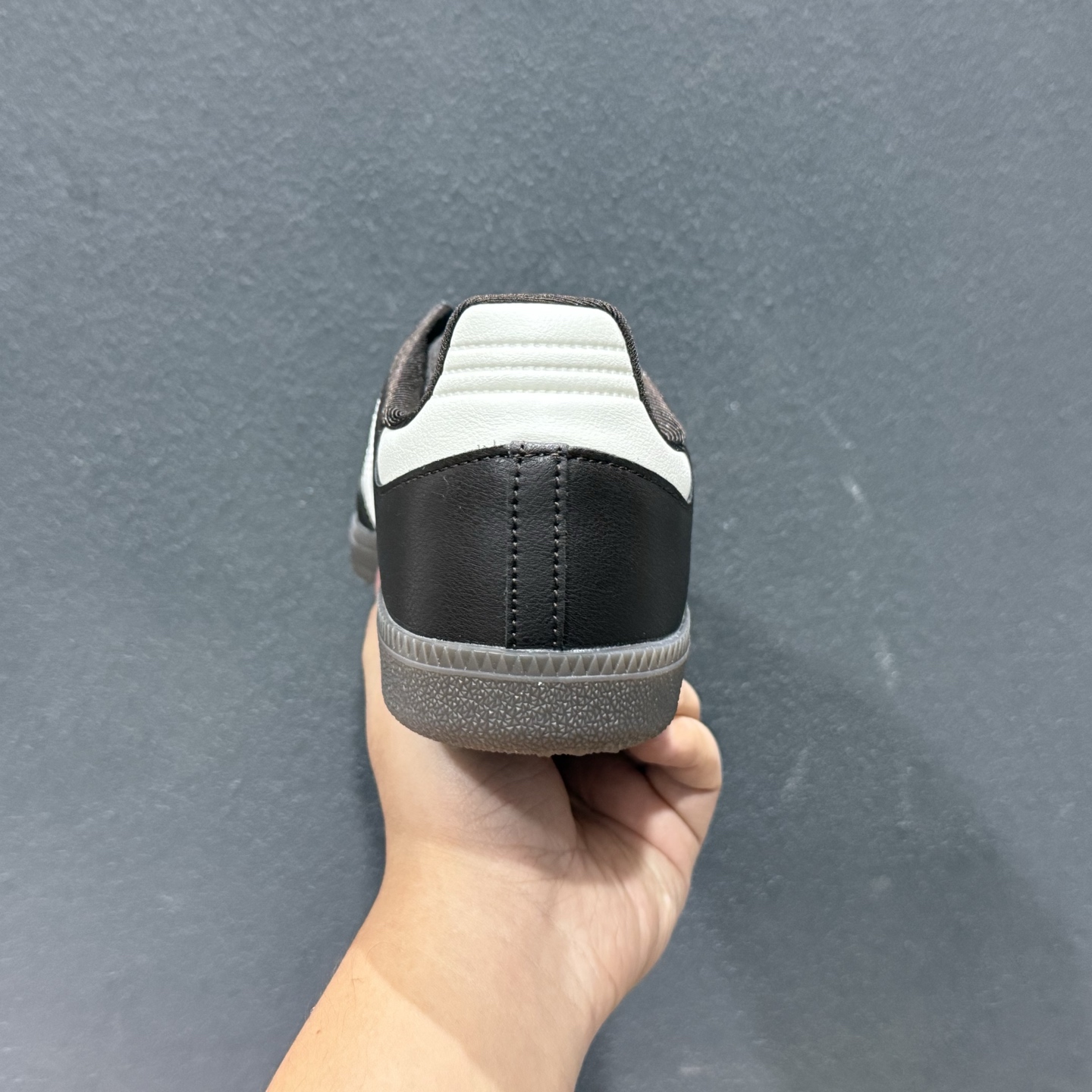 Adidas Originals SAMBA W 桑巴舞系列绅士德训足球风百搭低帮休闲运动板鞋 IH3982-126-Top High Quatity Cheap Sneakers Fashion Clothing Clothes Bags handbags Shoes of all Brand wholesale With The best Quality And Beautiful Price from China Factory Chinese suppliers wholesaler seller Adidas Originals SAMBA W 桑巴舞系列绅士德训足球风百搭低帮休闲运动板鞋 IH3982-126