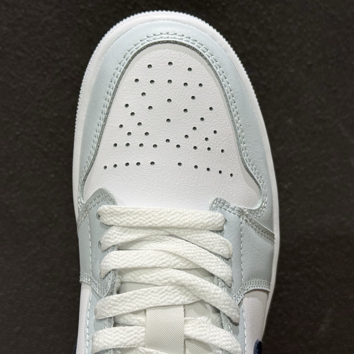 Nike AIR JORDAN 1 LOW 乔1 低帮复古文化篮球鞋 553558-400-Top High Quatity Cheap Sneakers Fashion Clothing Clothes Bags handbags Shoes of all Brand wholesale With The best Quality And Beautiful Price from China Factory Chinese suppliers wholesaler seller Nike AIR JORDAN 1 LOW 乔1 低帮复古文化篮球鞋 553558-400