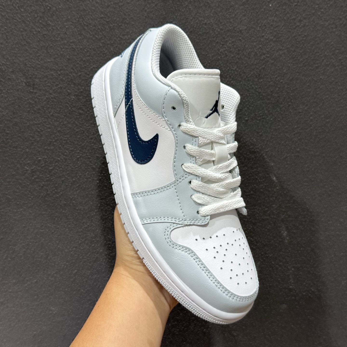 Nike AIR JORDAN 1 LOW 乔1 低帮复古文化篮球鞋 553558-400-Top High Quatity Cheap Sneakers Fashion Clothing Clothes Bags handbags Shoes of all Brand wholesale With The best Quality And Beautiful Price from China Factory Chinese suppliers wholesaler seller Nike AIR JORDAN 1 LOW 乔1 低帮复古文化篮球鞋 553558-400