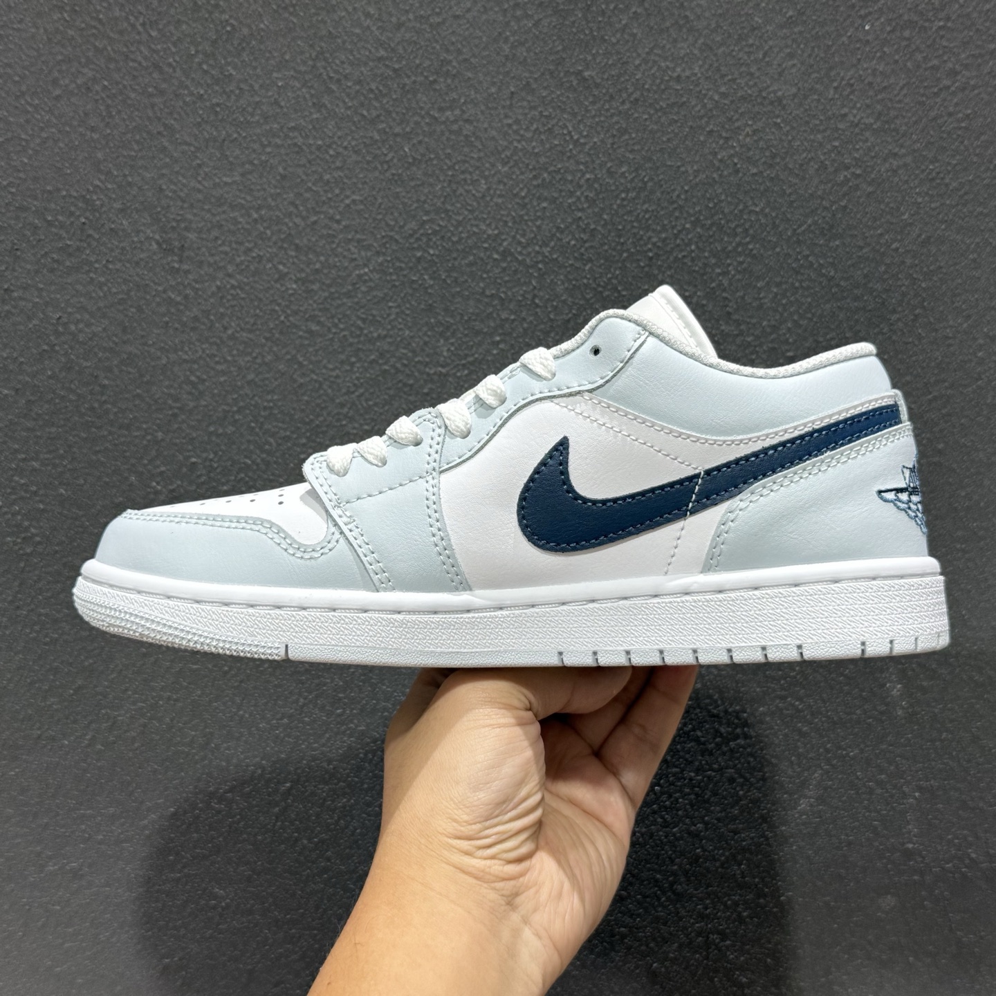 Nike AIR JORDAN 1 LOW 乔1 低帮复古文化篮球鞋 553558-400-Top High Quatity Cheap Sneakers Fashion Clothing Clothes Bags handbags Shoes of all Brand wholesale With The best Quality And Beautiful Price from China Factory Chinese suppliers wholesaler seller Nike AIR JORDAN 1 LOW 乔1 低帮复古文化篮球鞋 553558-400