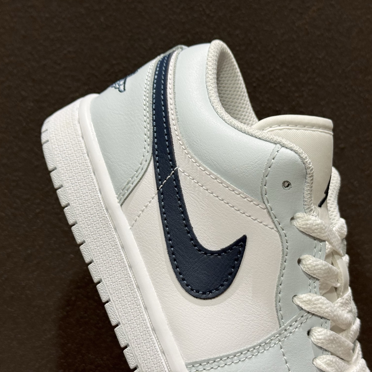 Nike AIR JORDAN 1 LOW 乔1 低帮复古文化篮球鞋 553558-400-Top High Quatity Cheap Sneakers Fashion Clothing Clothes Bags handbags Shoes of all Brand wholesale With The best Quality And Beautiful Price from China Factory Chinese suppliers wholesaler seller Nike AIR JORDAN 1 LOW 乔1 低帮复古文化篮球鞋 553558-400
